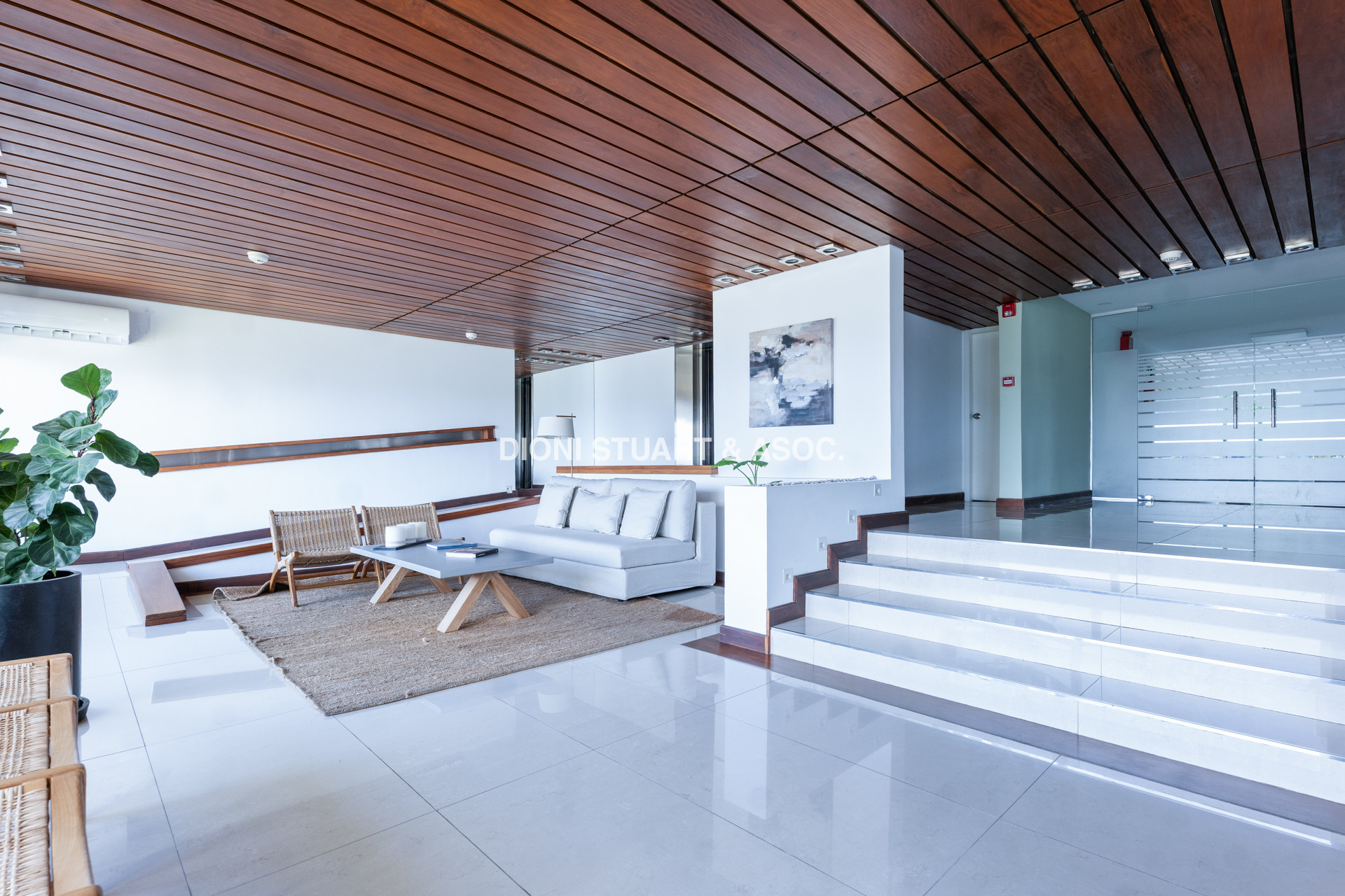 APARTAMENTO EN ALQUILER DE TEMPORADA 3 DORMITORIOS PLAYA MANSA FRENTE AL MAR - EDIFICIO MALECON