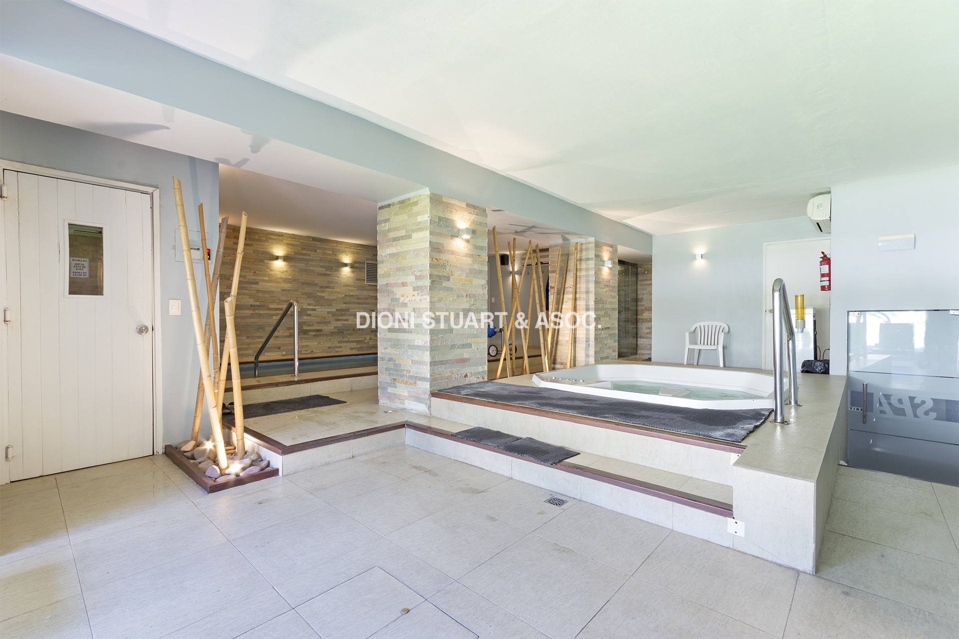 VENTA APARTAMENTO 2 DORMITORIOS ROOSEVELT RECICLADO - LA MEJOR ORIENTACIÓN SOLAR - PARQUEMAR ROOSEVELT