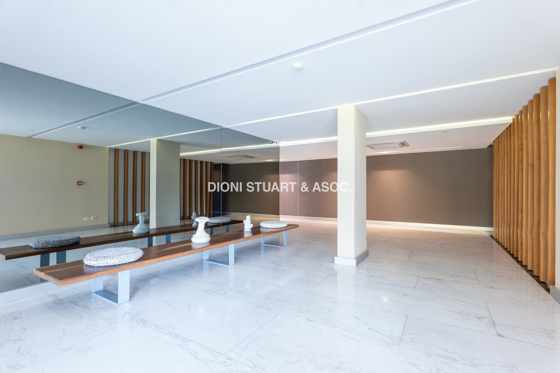 APARTAMENTO EN VENTA - PLAYA MANSA - LUMIERE - ESQUIENRO - 3 DORM + DEP. SERV