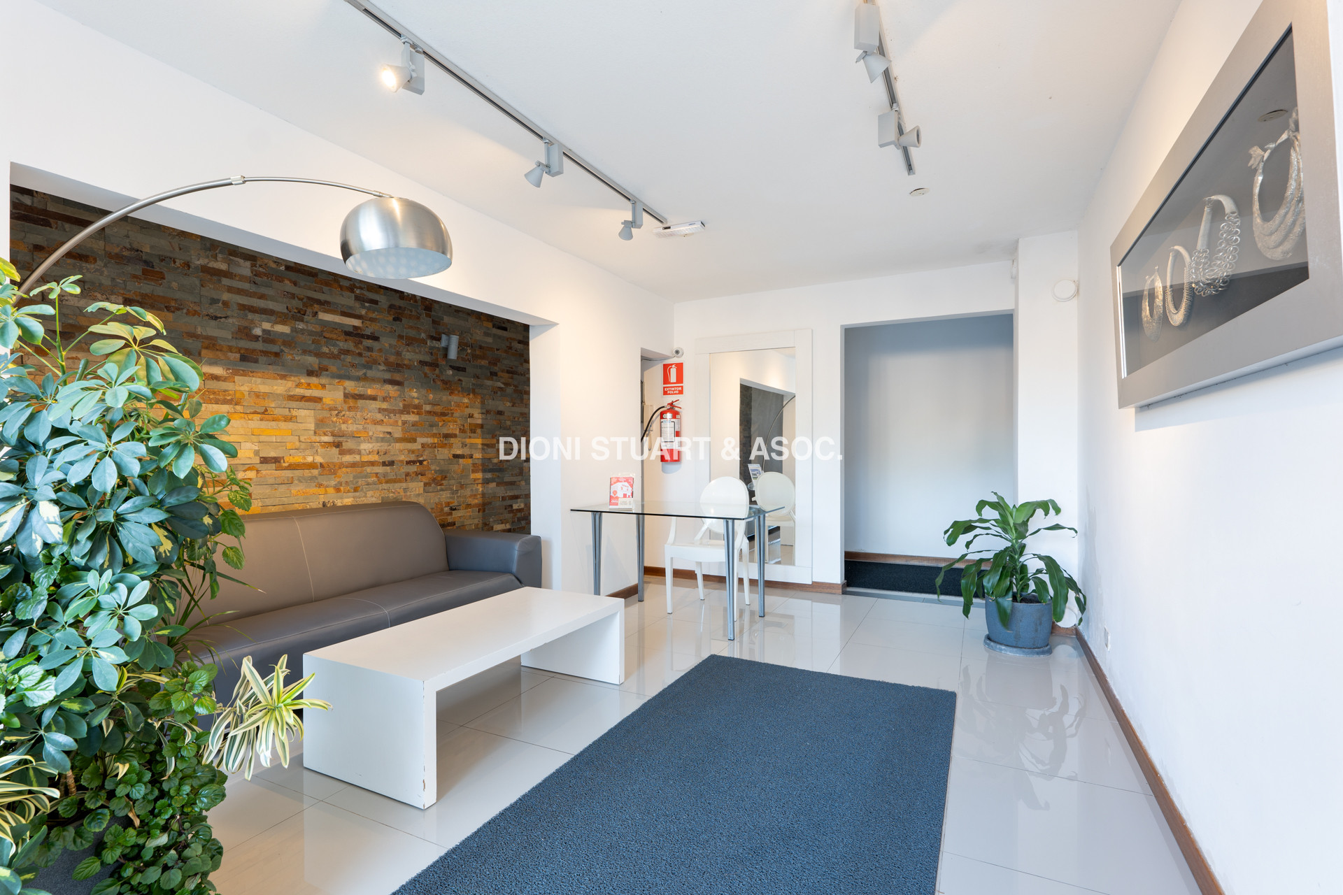 APARTAMENTO FRENTE AL MAR - ALQUILER DE TEMPORADA  1 DORMITORIO CON PARRILLERO PROPIO  PLAYA MANSA