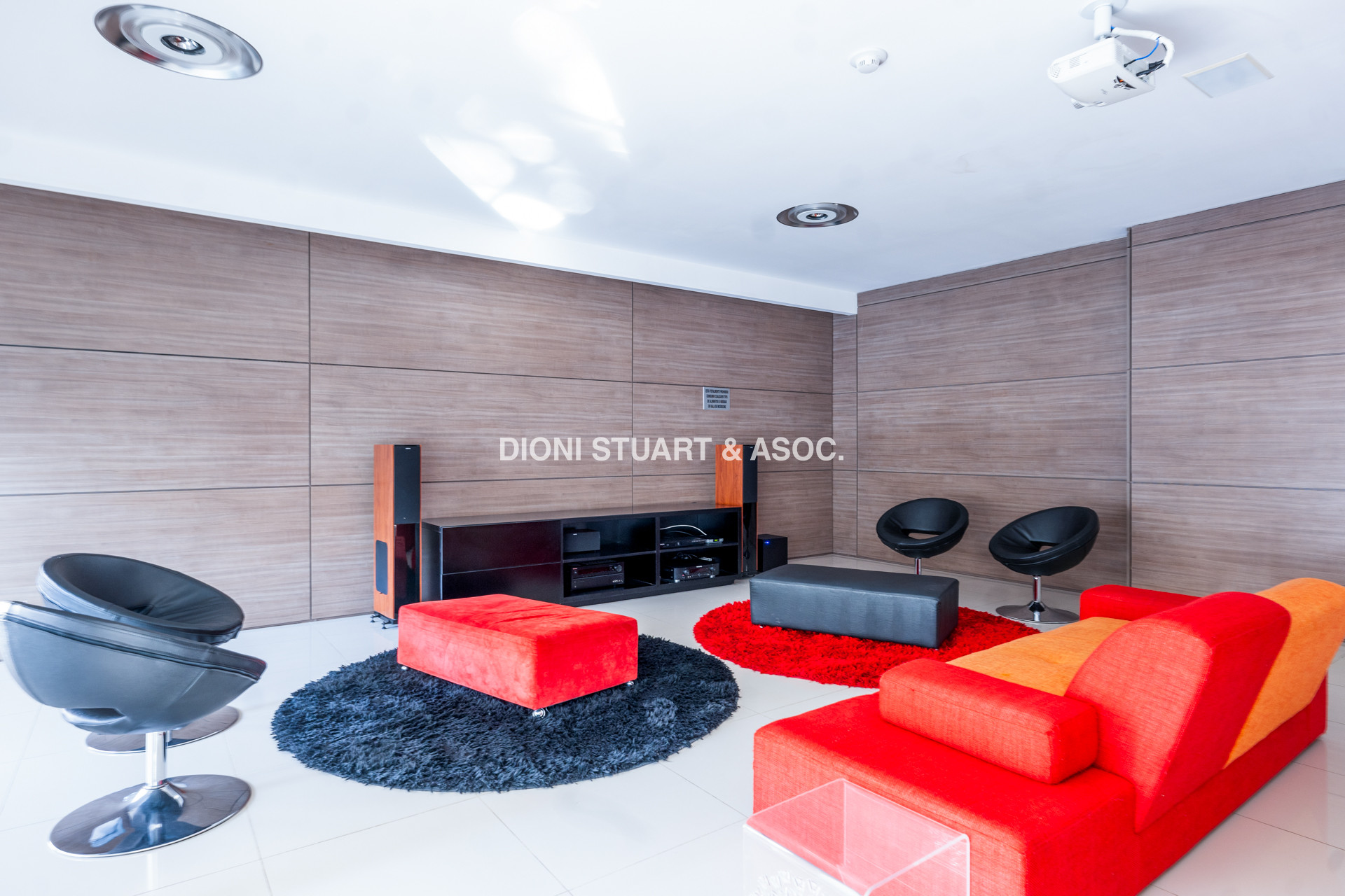 VENTA APARTAMENTO EN ROOSEVELT - 3 DORMITORIOS Y DEPENDENCIA - MODERNO - EDIFICIO BE PUNTA