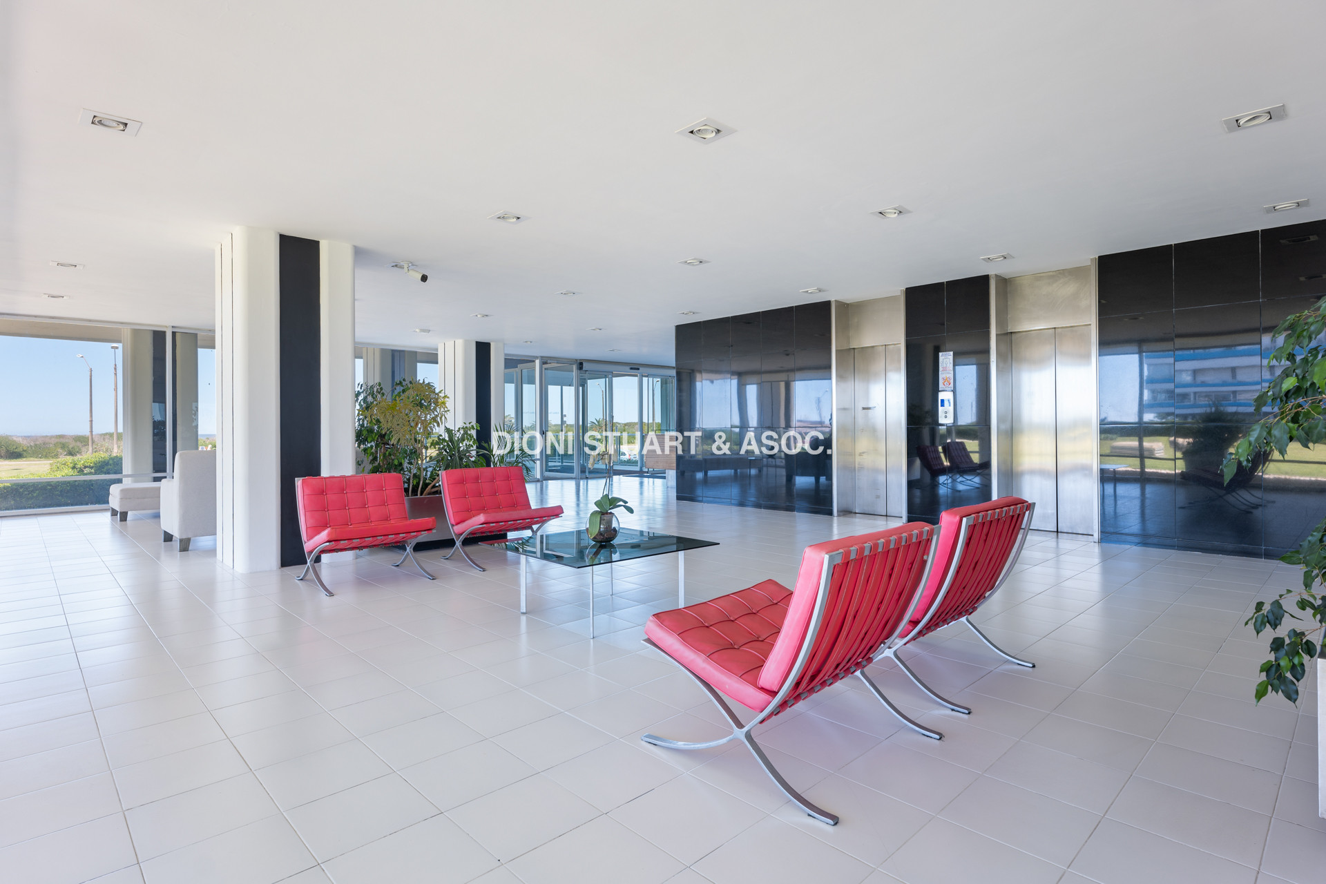 TIBURON 2 - PISO ALTO LATERAL - 3 DORM + DEP.