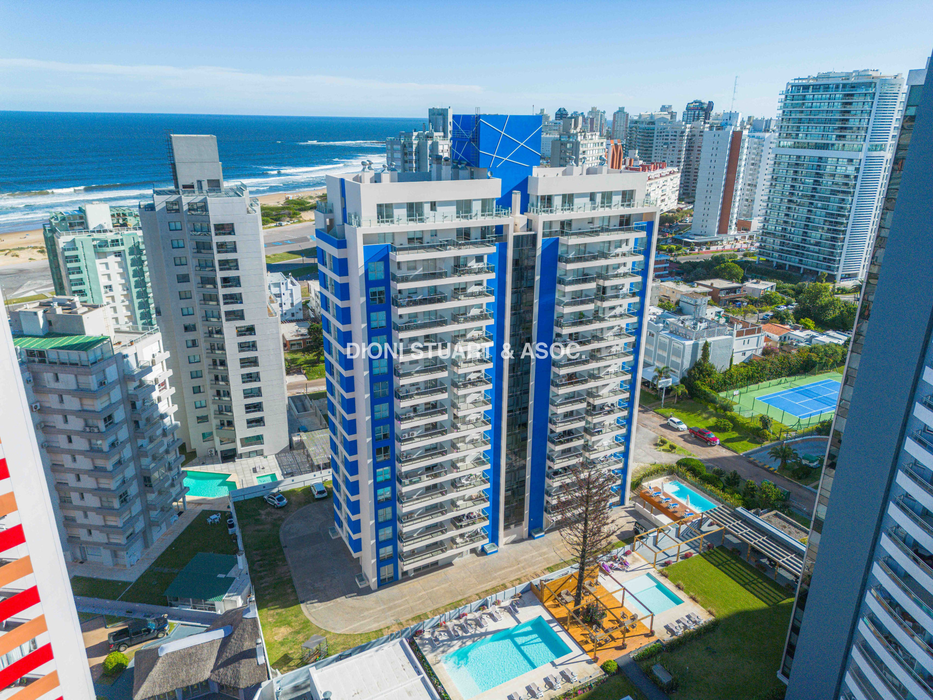 APARTAMENTO EN VENTA EN PUNTA DEL ESTE - 2 DORMITORIOS - MODERNO - CERCA DEL MAR - EDIFICIO ARENAS DEL MAR