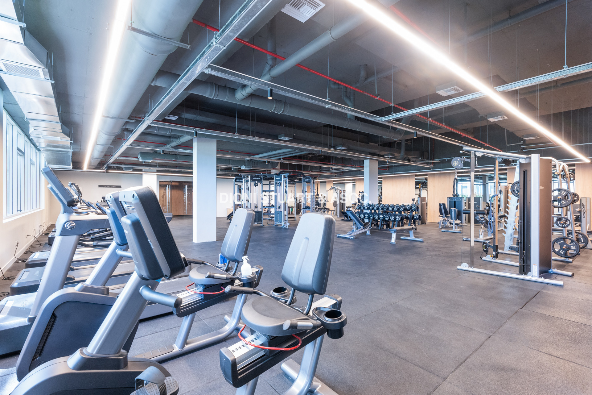 VENTA APARTAMENTO TRUMP TOWER - 2 SUITES + TOILETTE