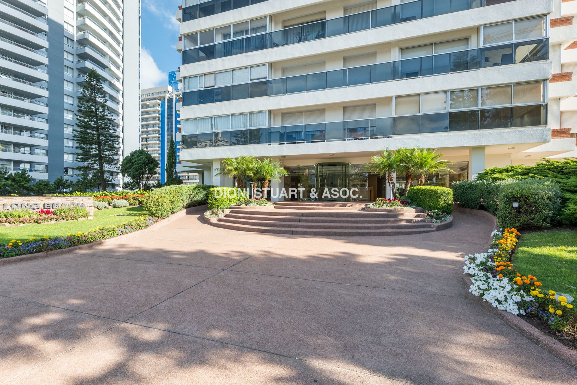 DEPARTAMENTO EN VENTA DE 2 DORMITORIOS Y MEDIO - EDIFICIO LONG BEACH - TODOS LOS AMENITIES