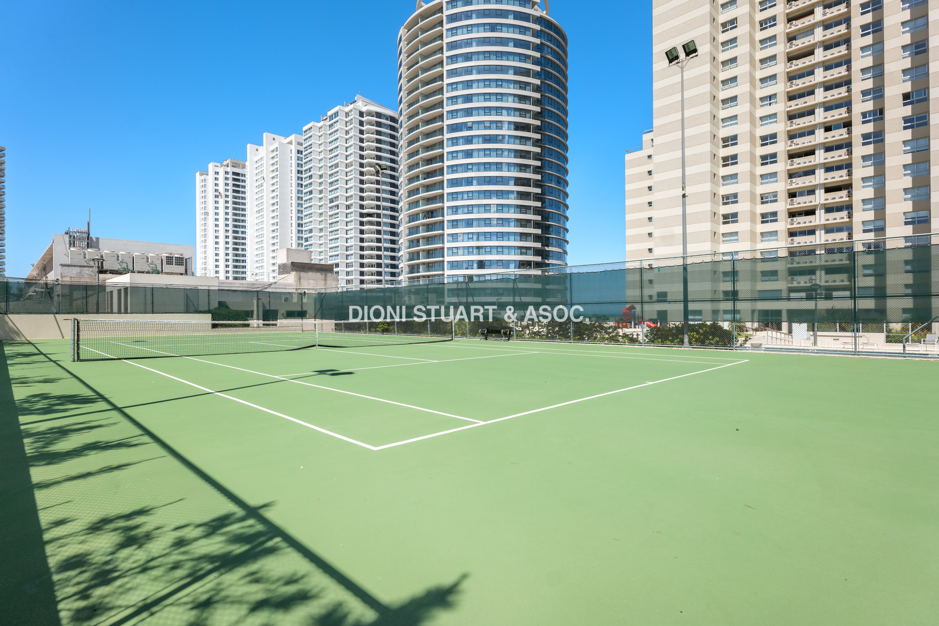TORRE LOBOS ESQUINERO - 3 DORM EN SUITE + DEP. SERV