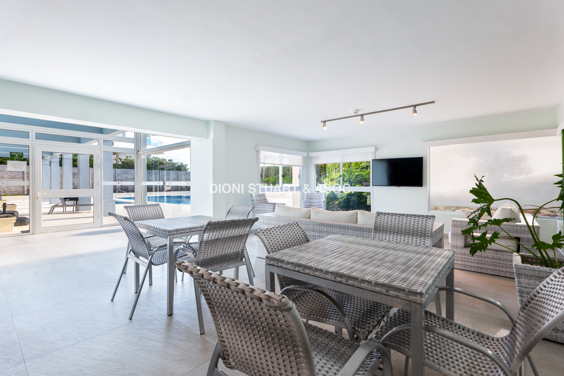 VENTA APARTAMENTO BEVERLY TOWER - 3 SUITES + DEPENDENCIA - PLAYA MANSA