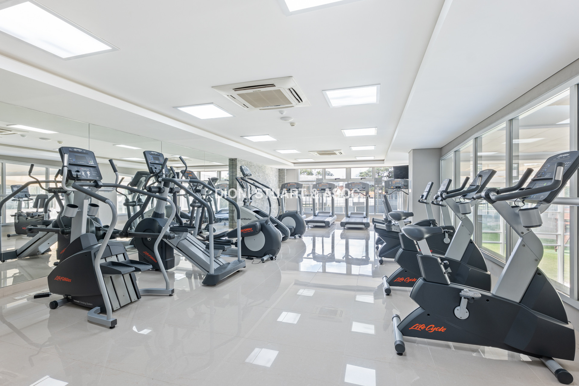 ALQUILER TEMPORAL - ANUAL - INVERNAL - APARTAMENTO 4 DORMITORIOS PENTHOUSE - MIAMI BOULEVARD - PLAYA MANSA
