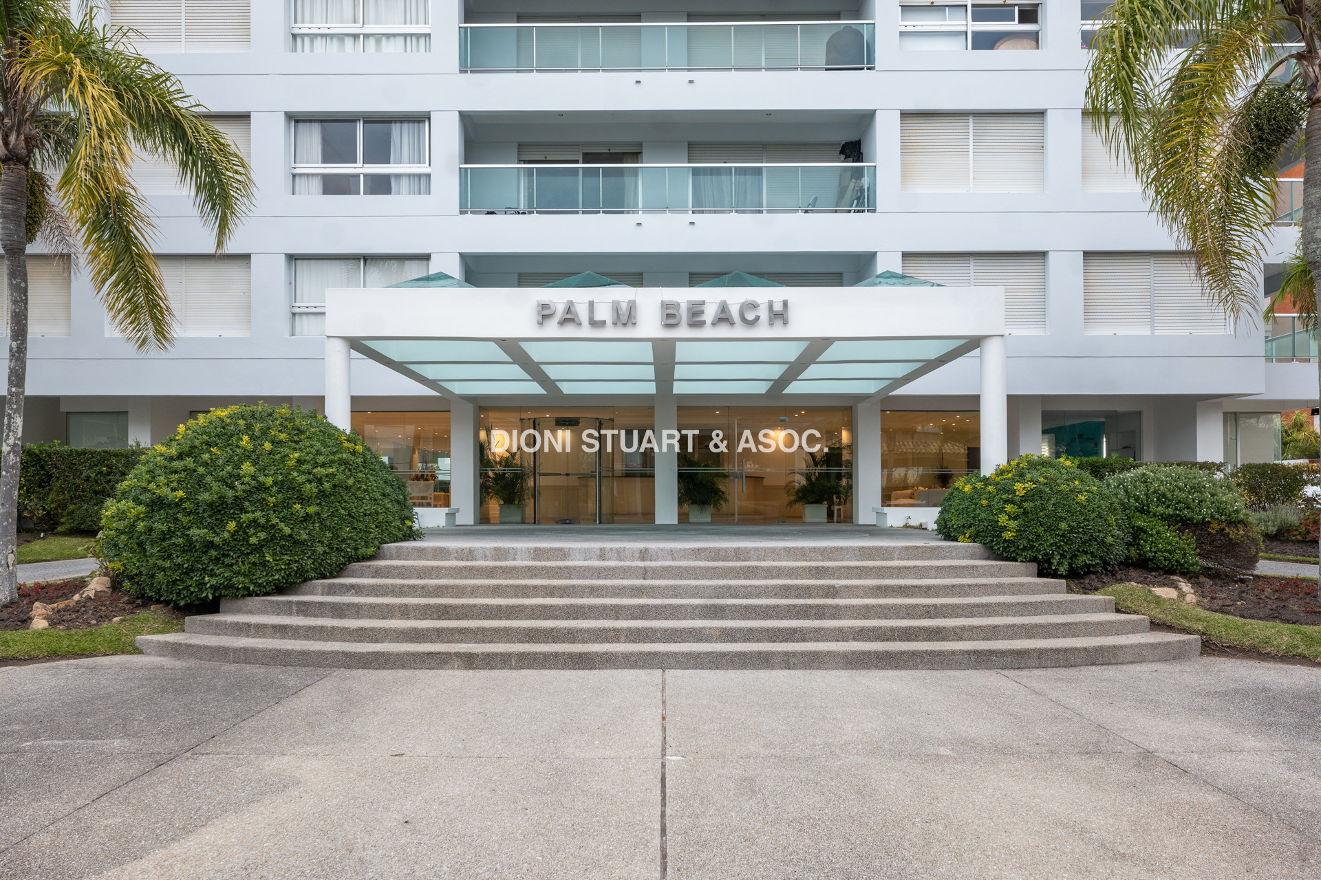 VENTA APARTAMENTO 2 DORMITORIOS VISTA AL MAR - RECICLADO - PALM BEACH - PLAYA MANSA