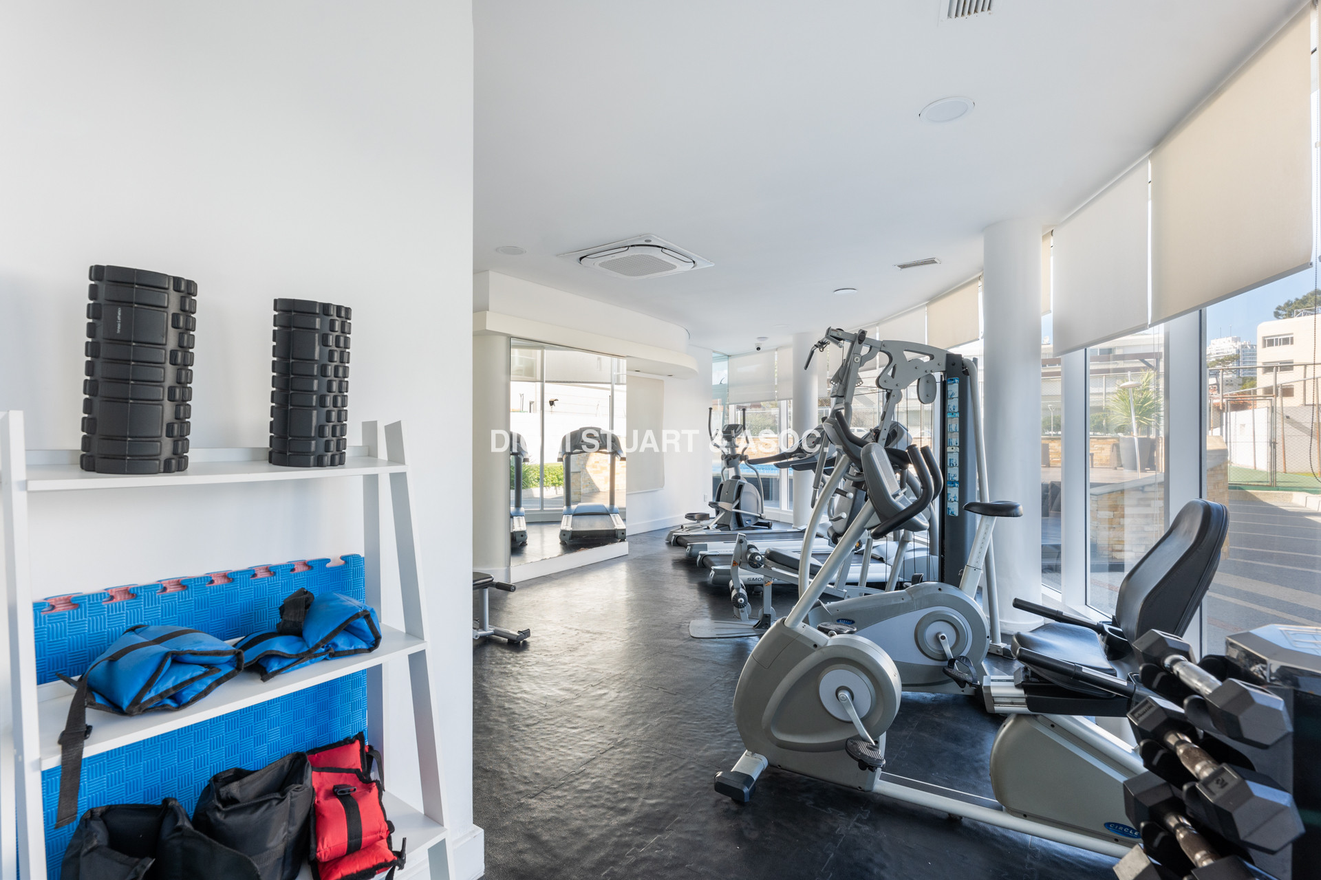 VENTA APARTAMENTO 2 DORMITORIOS - EDIFICIO CASINO TOWER - PUNTA DEL ESTE
