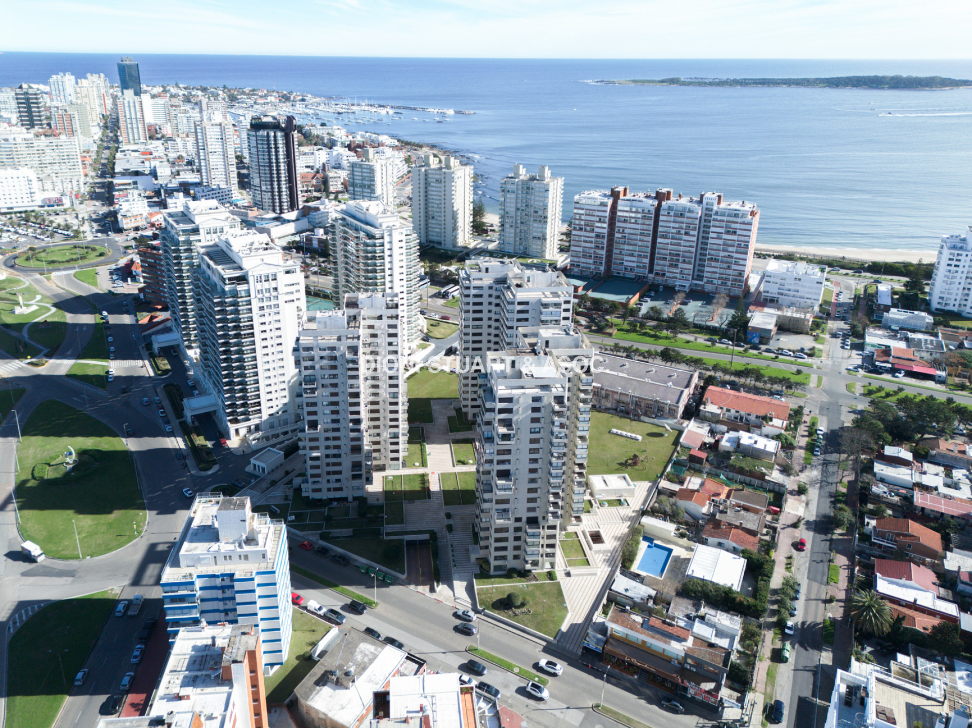 VENTA APARTAMENTO 3 DORMITORIOS RECICLADO PARQUEMAR CENTER PLAYA BRAVA