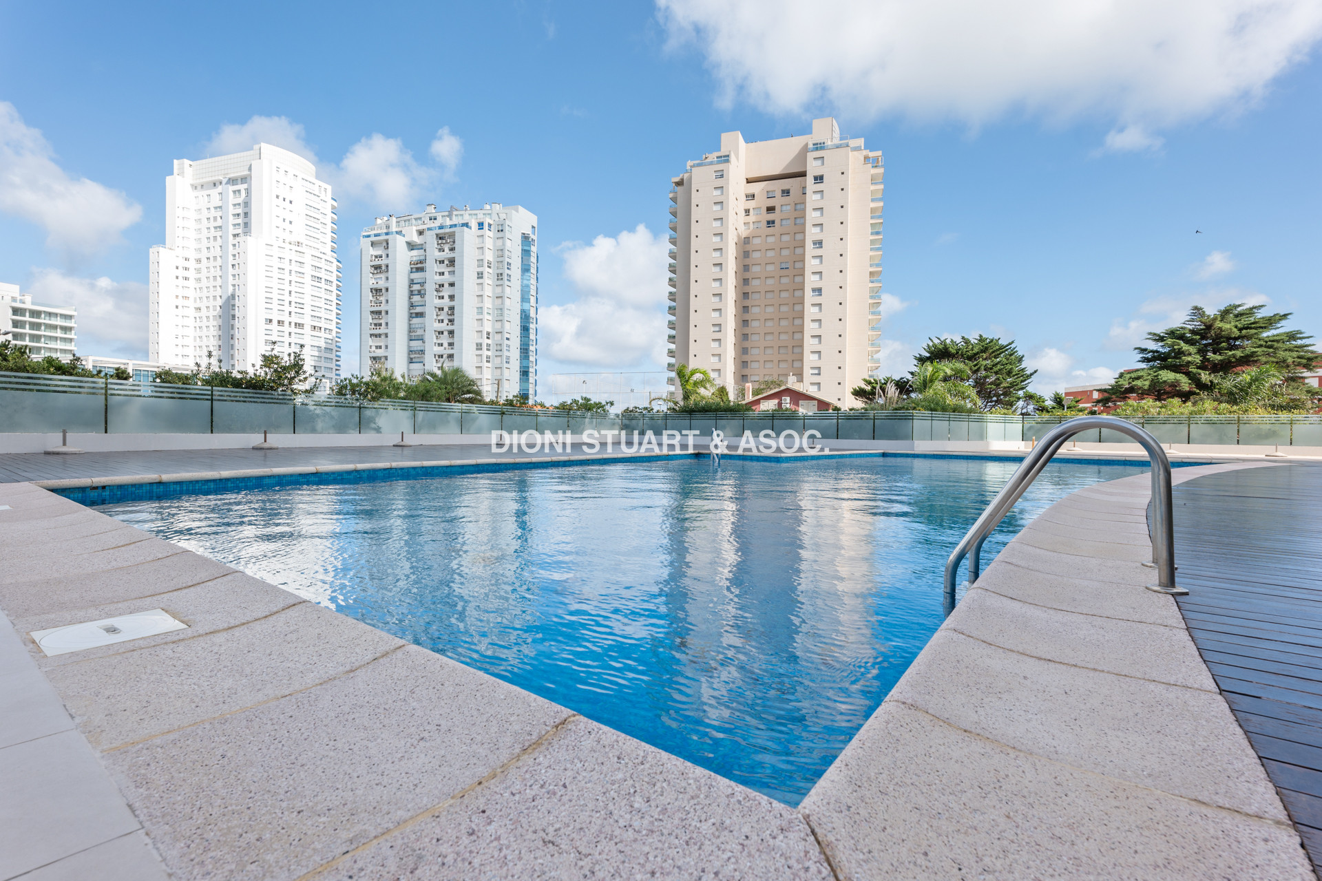 ALQUILER TEMPORAL - ANUAL - INVERNAL - APARTAMENTO 4 DORMITORIOS PENTHOUSE - MIAMI BOULEVARD - PLAYA MANSA
