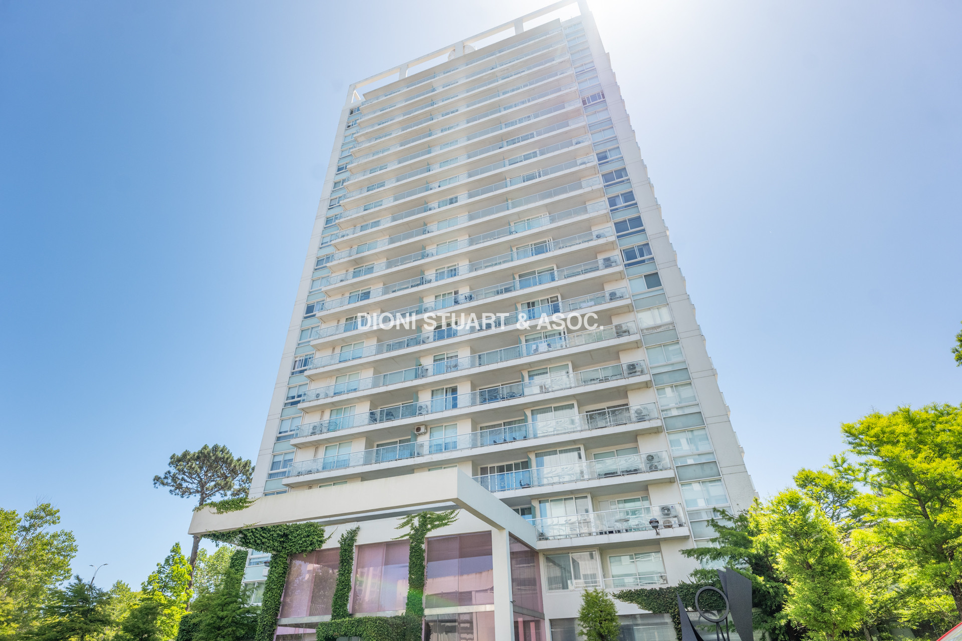 VENTA APARTAMENTO 3 DORMITORIOS - EDIFICIO YOO - ROOSEVELT
