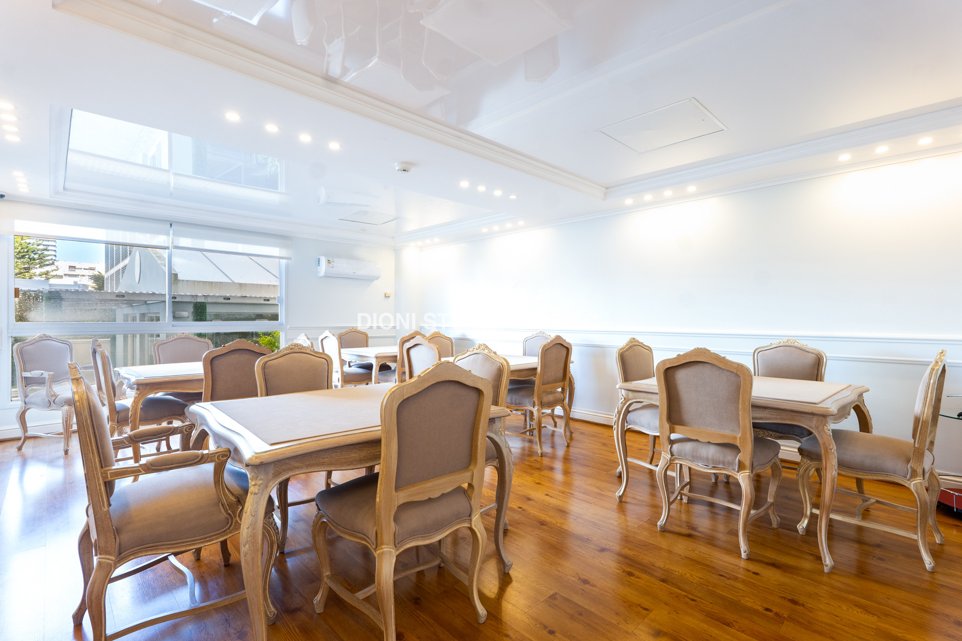 VENTA APARTAMENTO BEVERLY TOWER - 3 SUITES + DEPENDENCIA - PLAYA MANSA