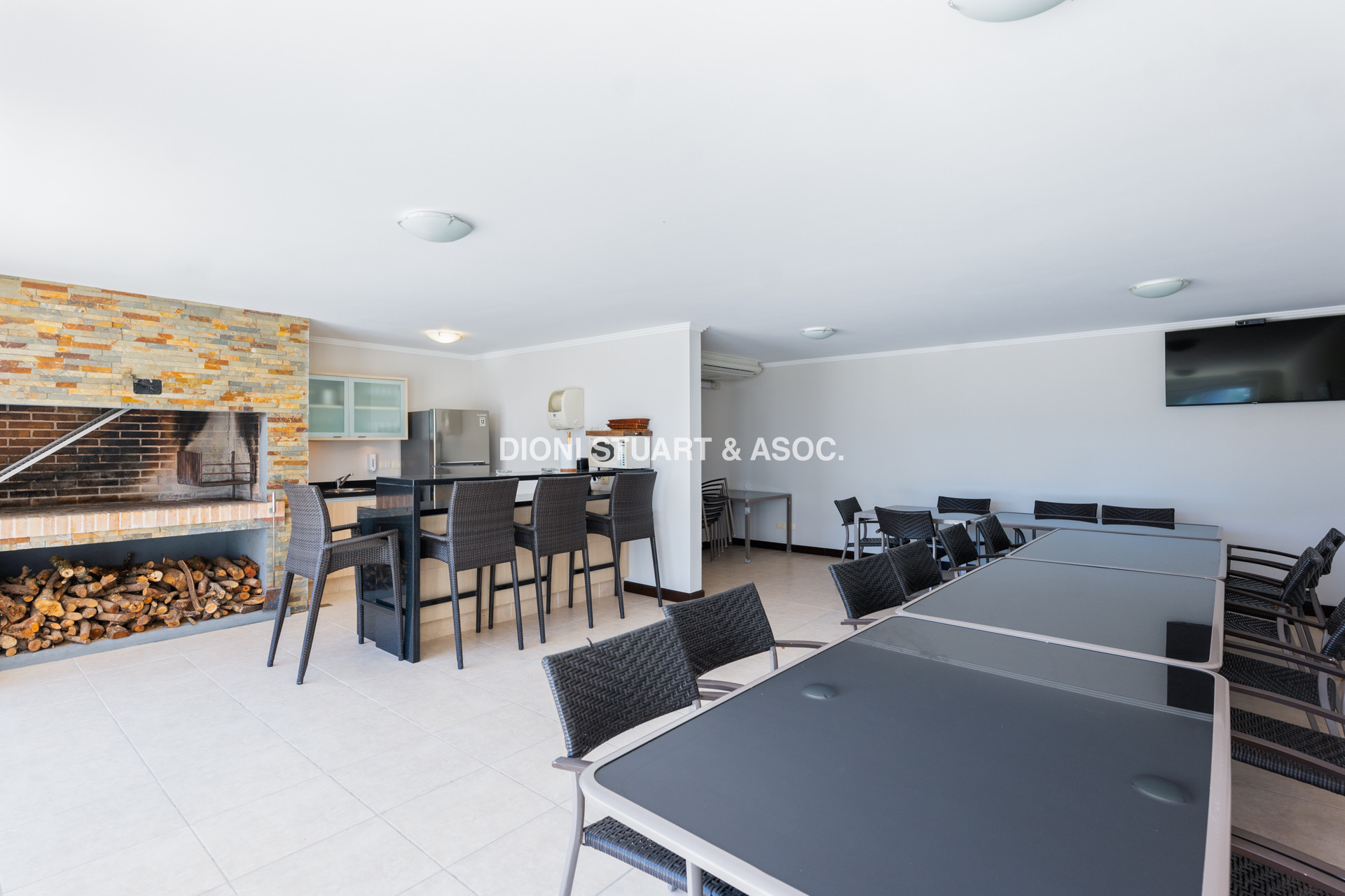TORRE LOBOS ESQUINERO - 3 DORM EN SUITE + DEP. SERV