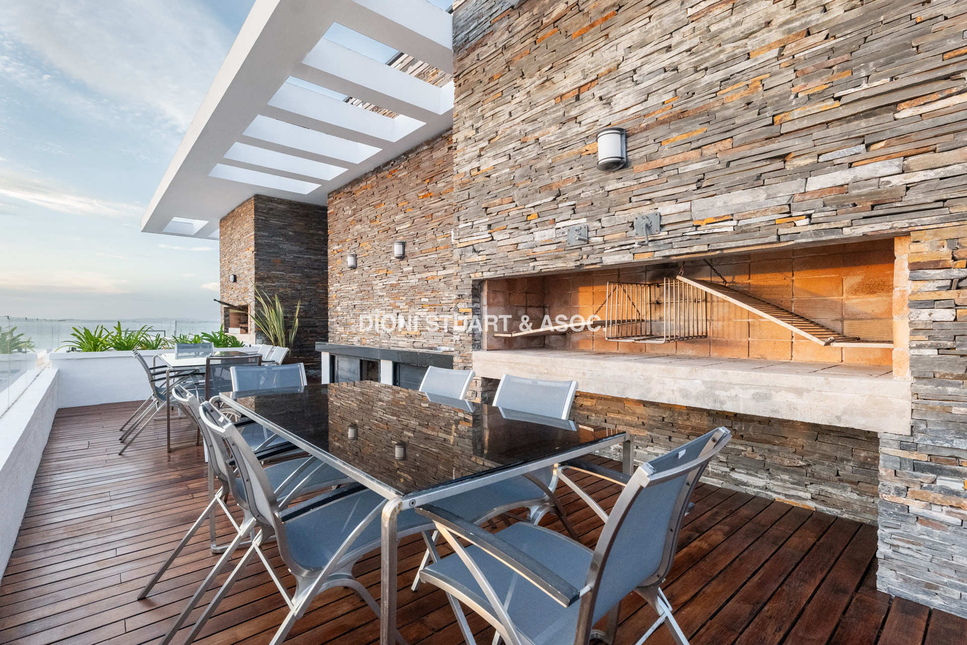 LE BLEU - DEPARTAMENTO FRENTE AL PUERTO PENT HOUSE - 3 DORM EN SUITES + DEP.