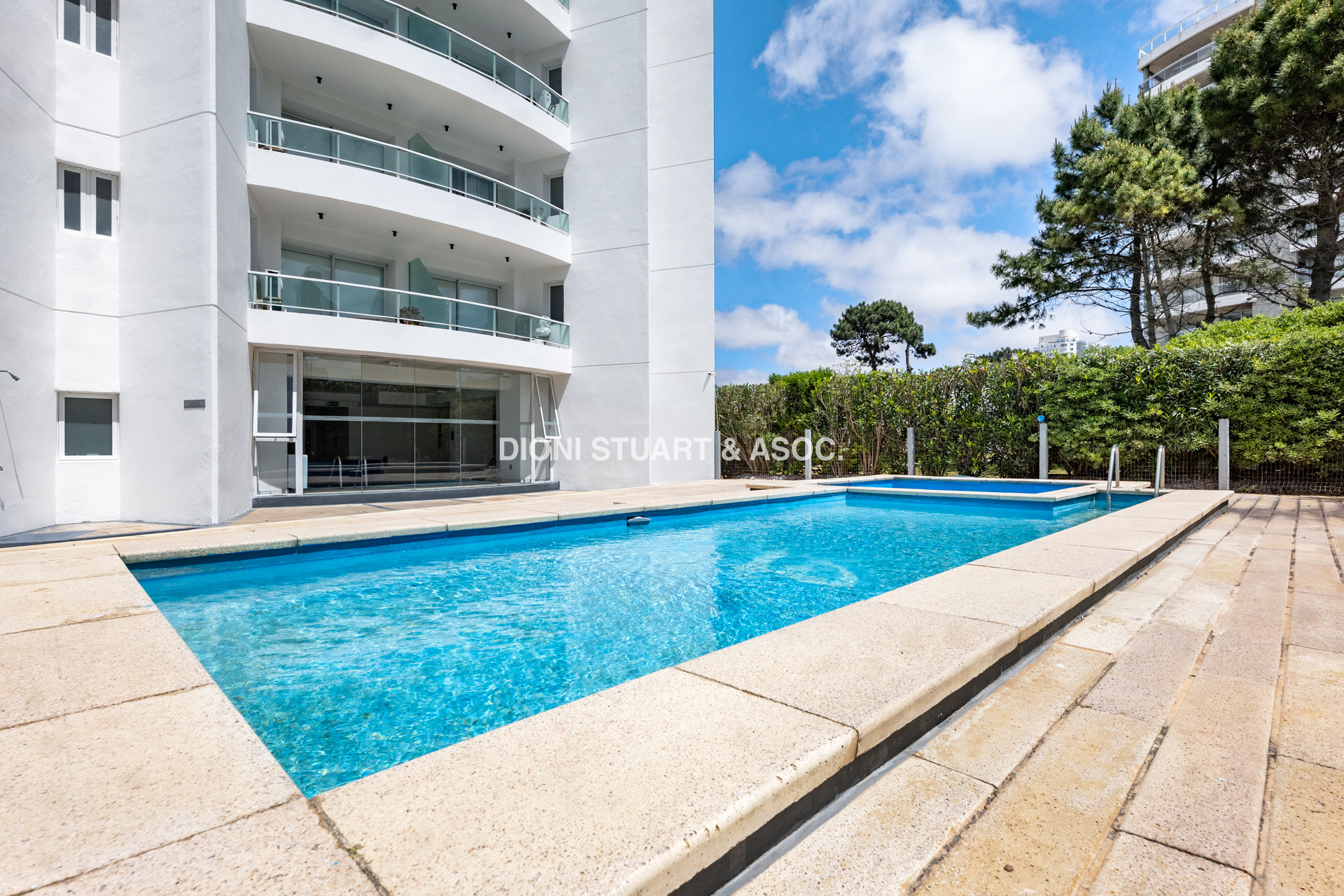 ALQUILER TEMPORAL 3 DORMITORIOS EN SUITE PUNTA DEL ESTE - TODOS LOS AMENITIES - EDIFICIO BOTAVARA