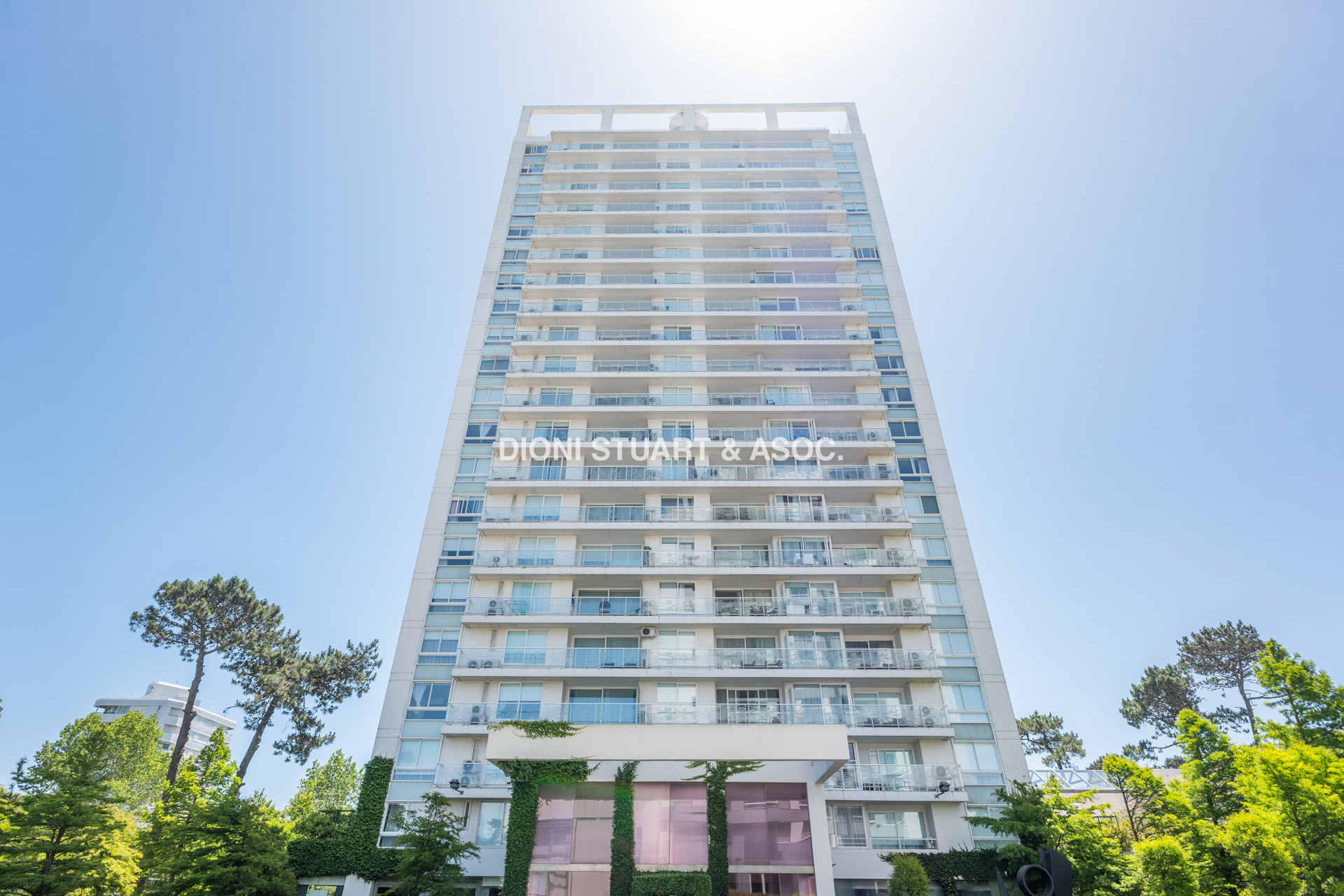 VENTA APARTAMENTO 3 DORMITORIOS - EDIFICIO YOO - ROOSEVELT