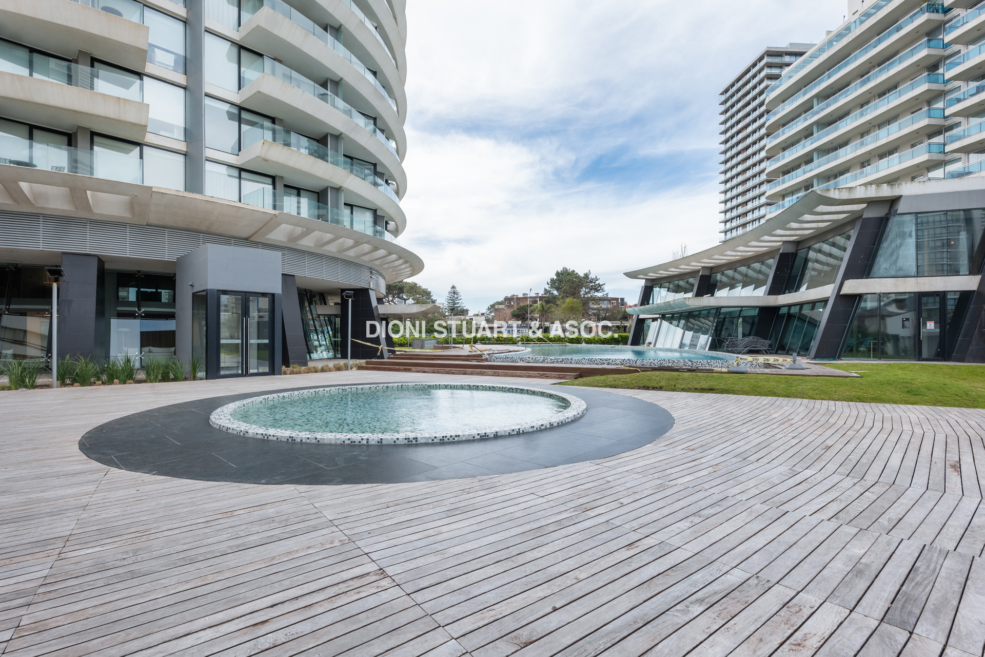 VENTA APARTAMENTO 2 DORMITORIOS ARTOWER - PUNTA DEL ESTE
