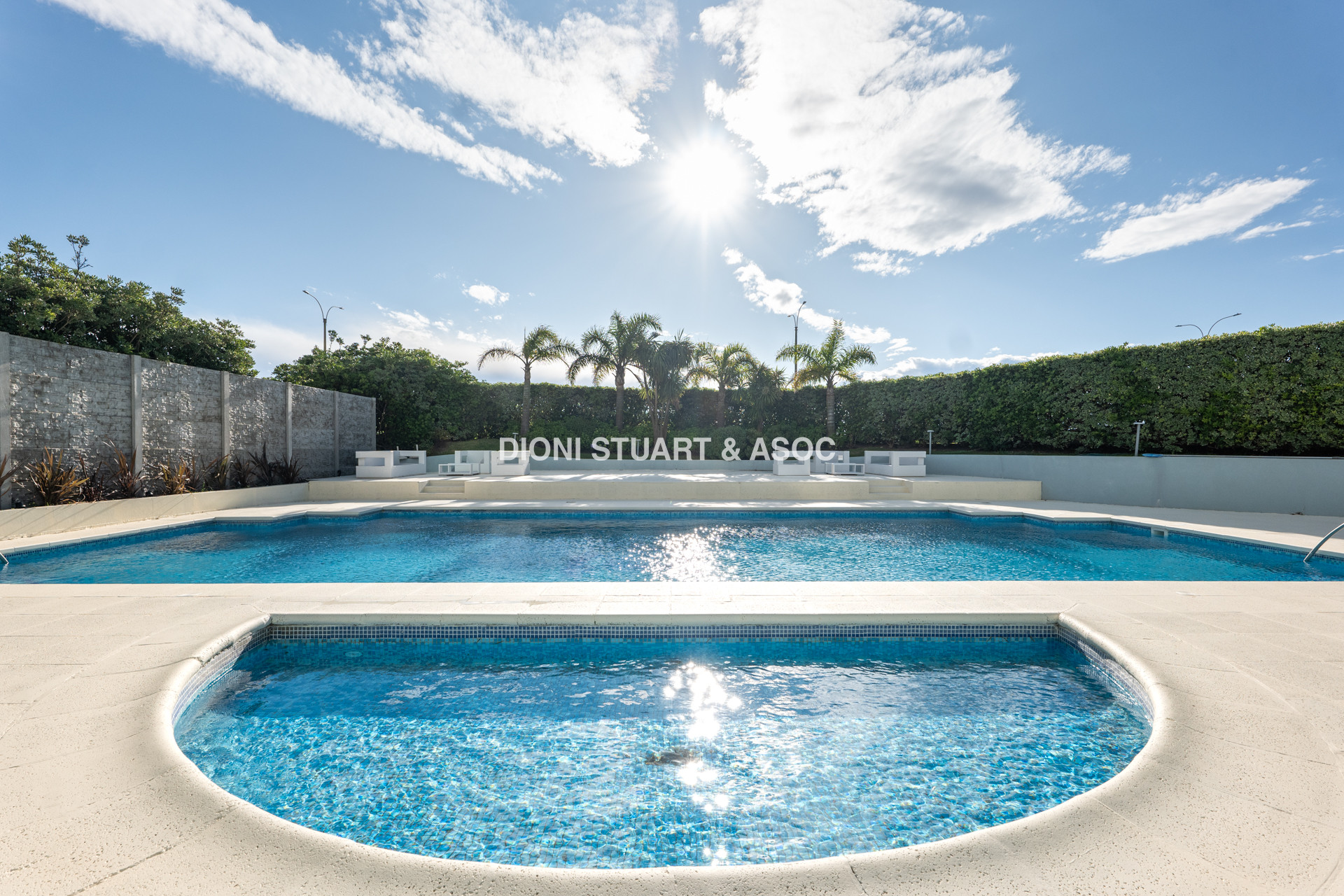 VENTA APARTAMENTO BEVERLY TOWER - 3 SUITES + DEPENDENCIA - PLAYA MANSA