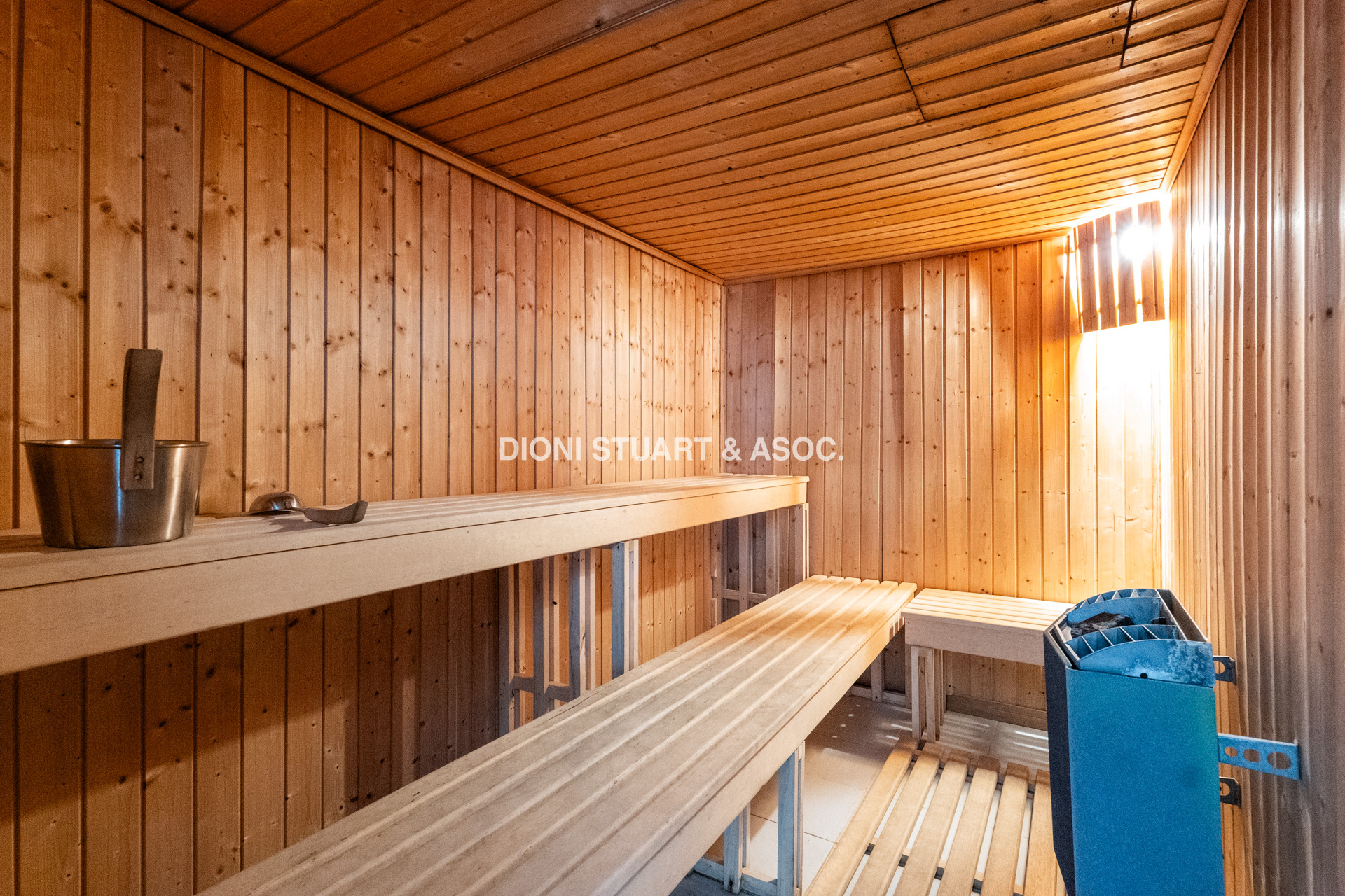 APARTAMENTO EN VENTA - PLAYA MANSA - LUMIERE - ESQUIENRO - 3 DORM + DEP. SERV