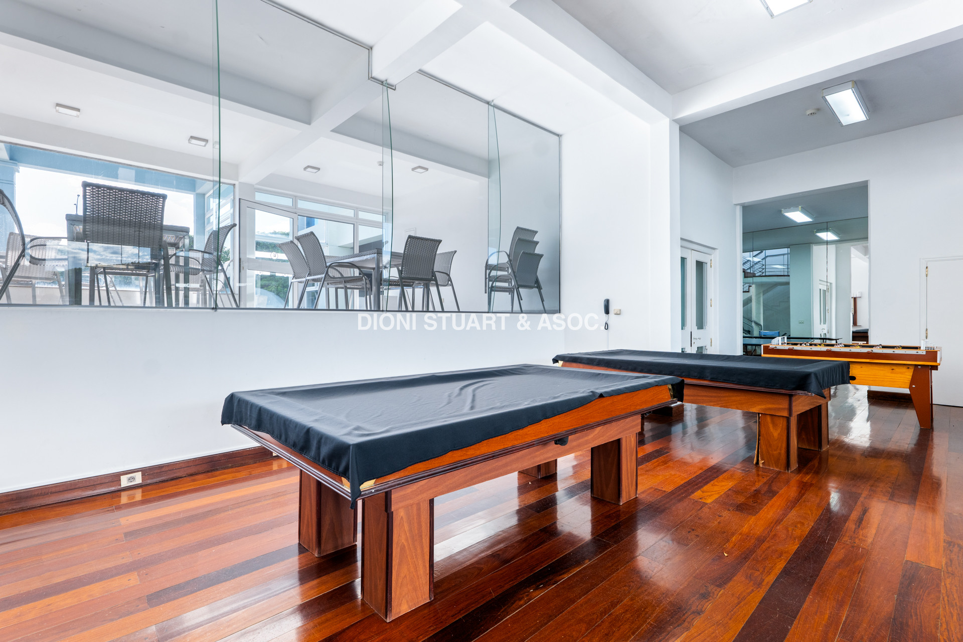 VENTA APARTAMENTO BEVERLY TOWER - 3 SUITES + DEPENDENCIA - PLAYA MANSA