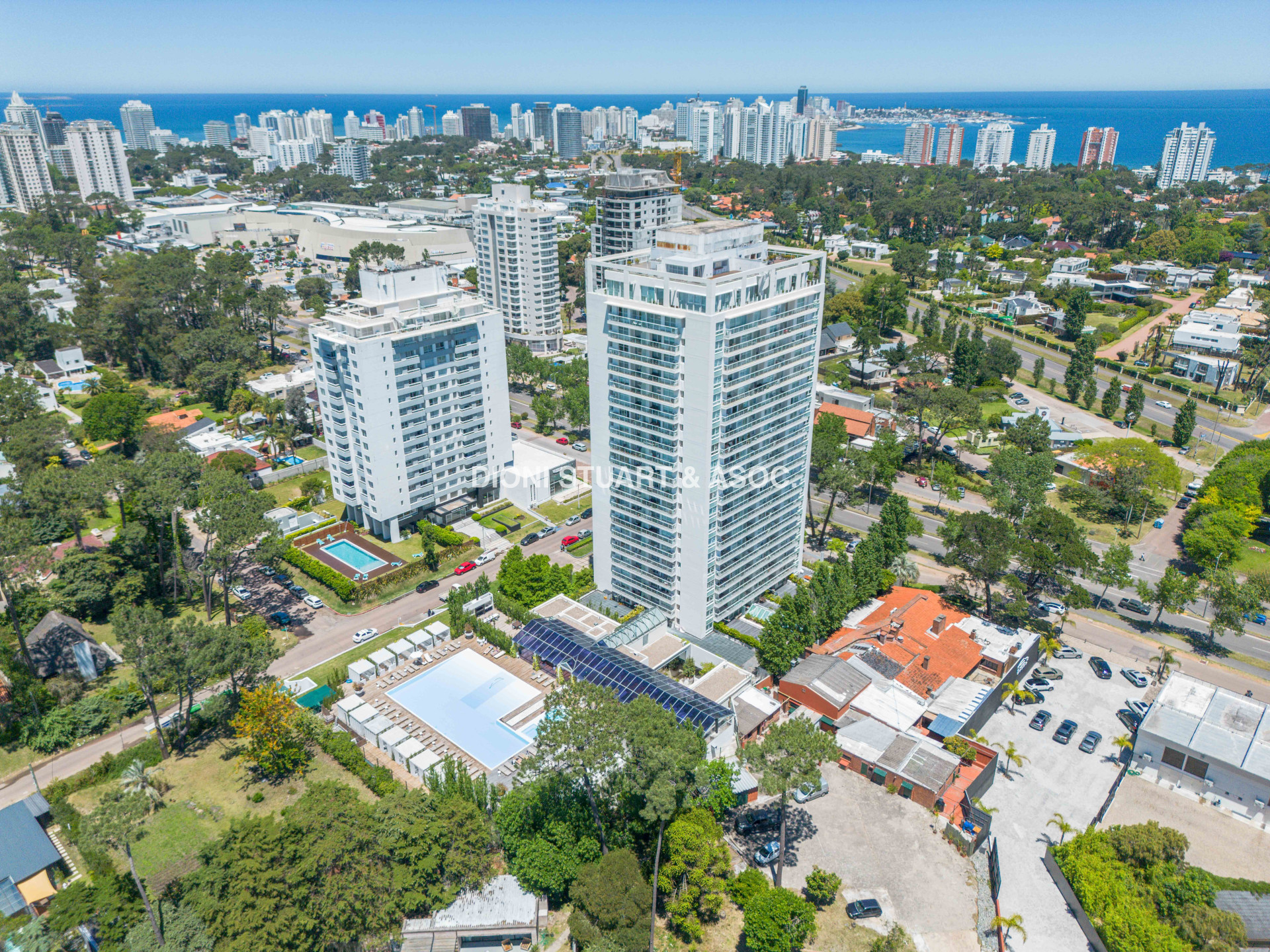 VENTA APARTAMENTO 3 DORMITORIOS - EDIFICIO YOO - ROOSEVELT