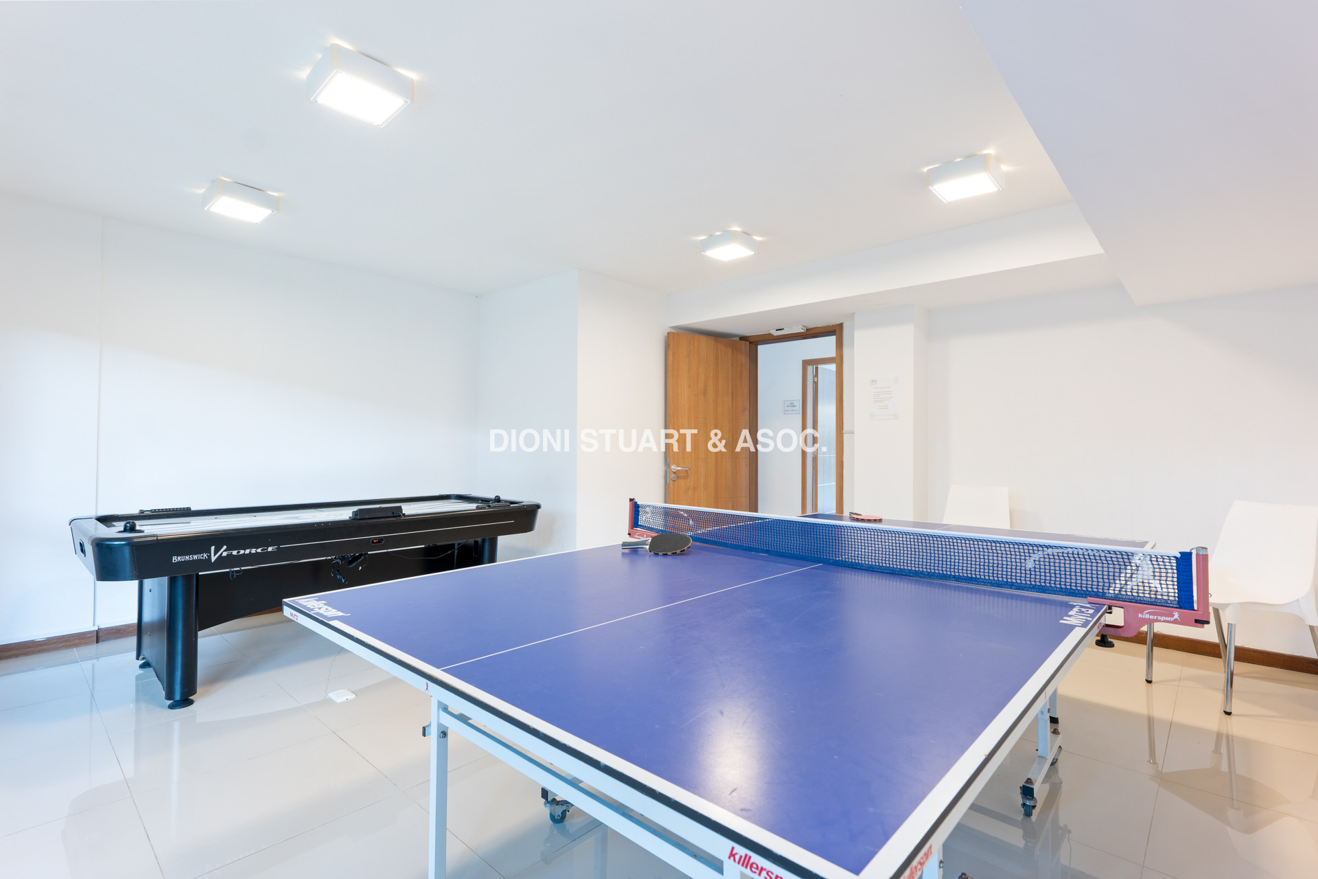 APARTAMENTO FRENTE AL MAR - ALQUILER DE TEMPORADA  1 DORMITORIO CON PARRILLERO PROPIO  PLAYA MANSA