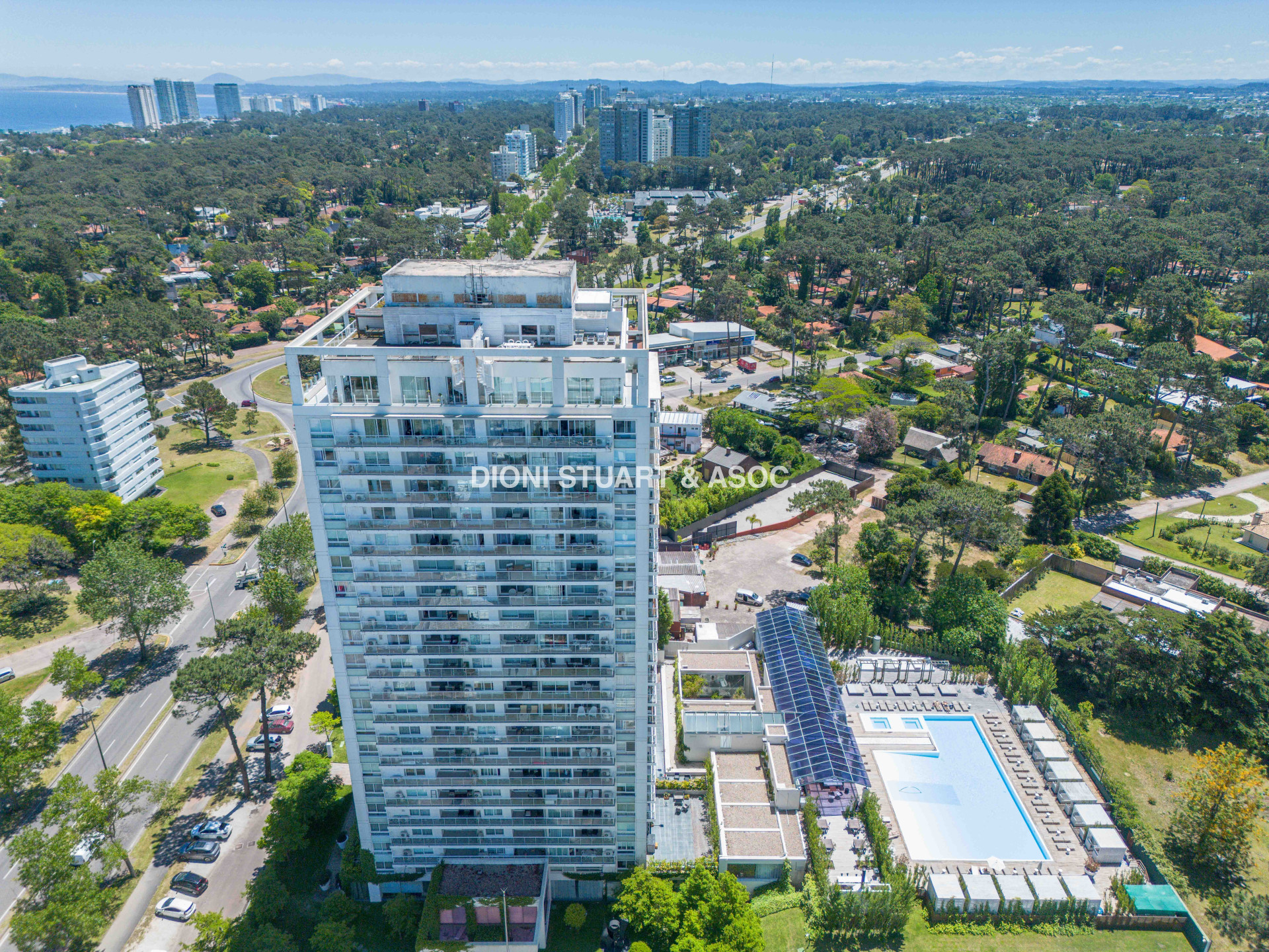 VENTA APARTAMENTO 3 DORMITORIOS - EDIFICIO YOO - ROOSEVELT