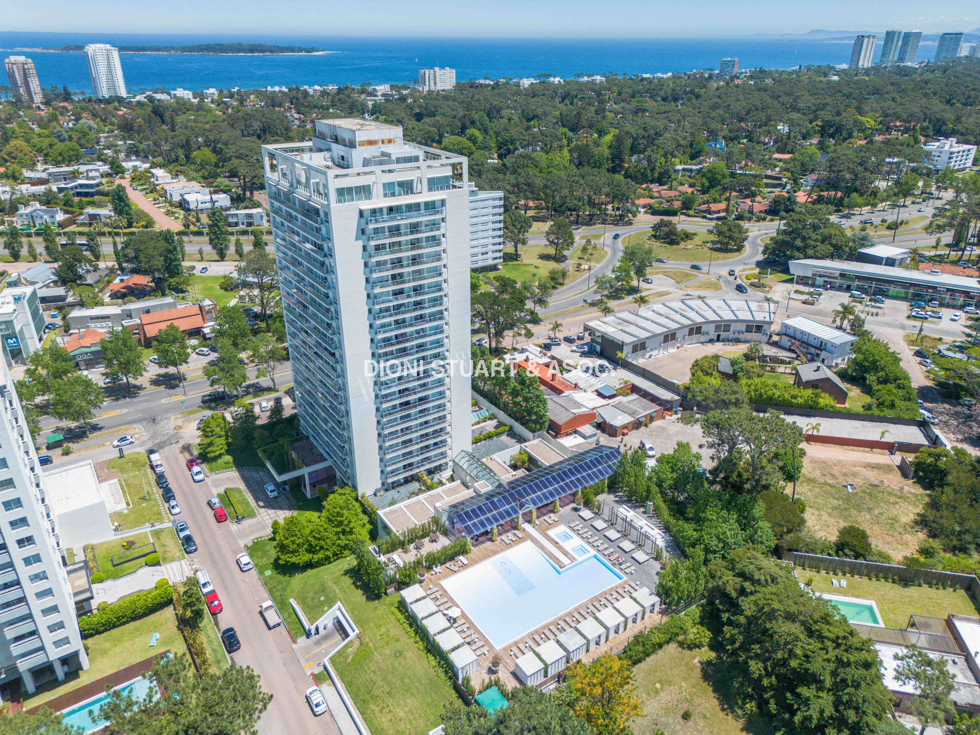 VENTA APARTAMENTO 3 DORMITORIOS - EDIFICIO YOO - ROOSEVELT