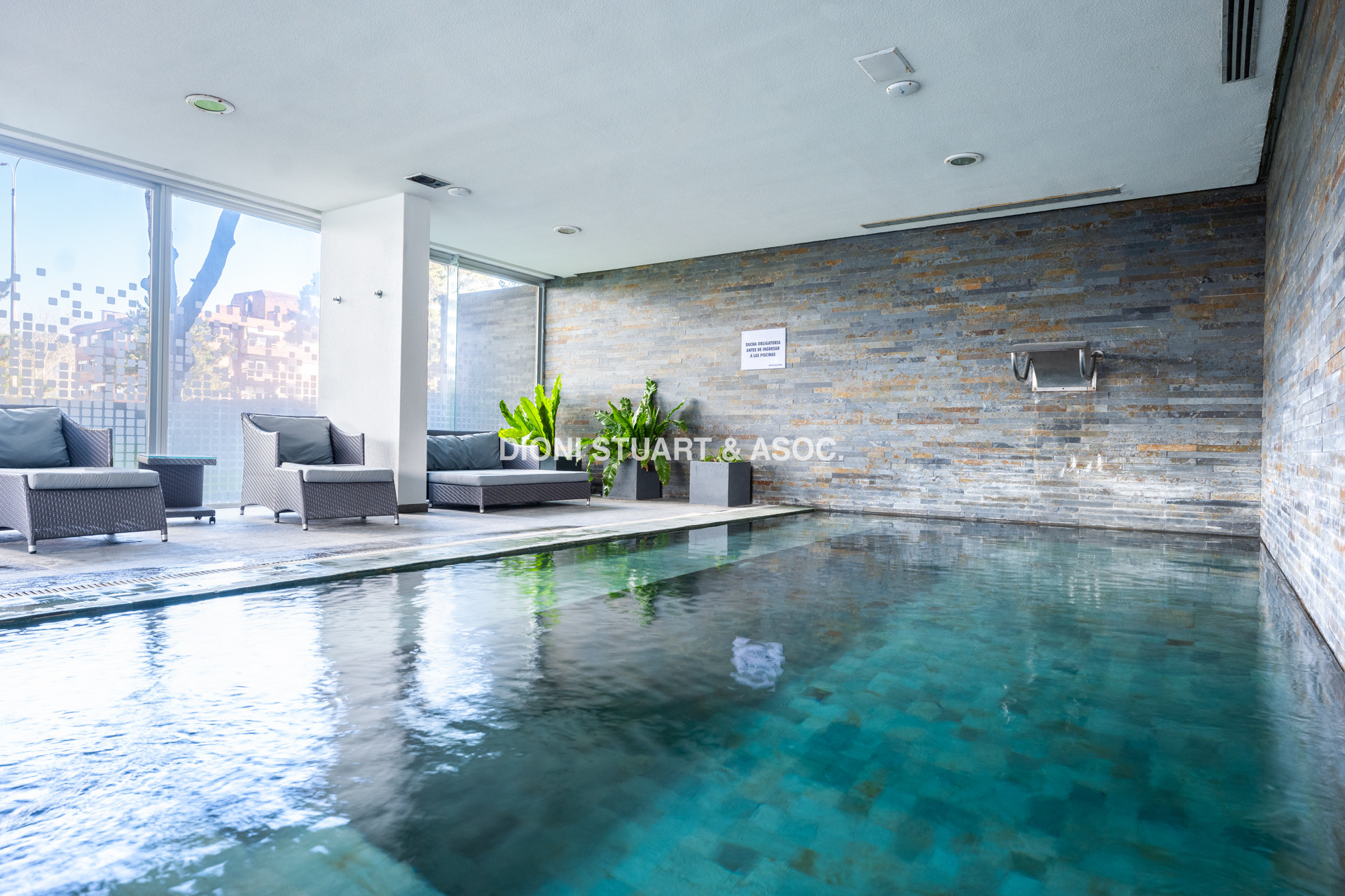 VENTA APARTAMENTO EN ROOSEVELT - 3 DORMITORIOS Y DEPENDENCIA - MODERNO - EDIFICIO BE PUNTA
