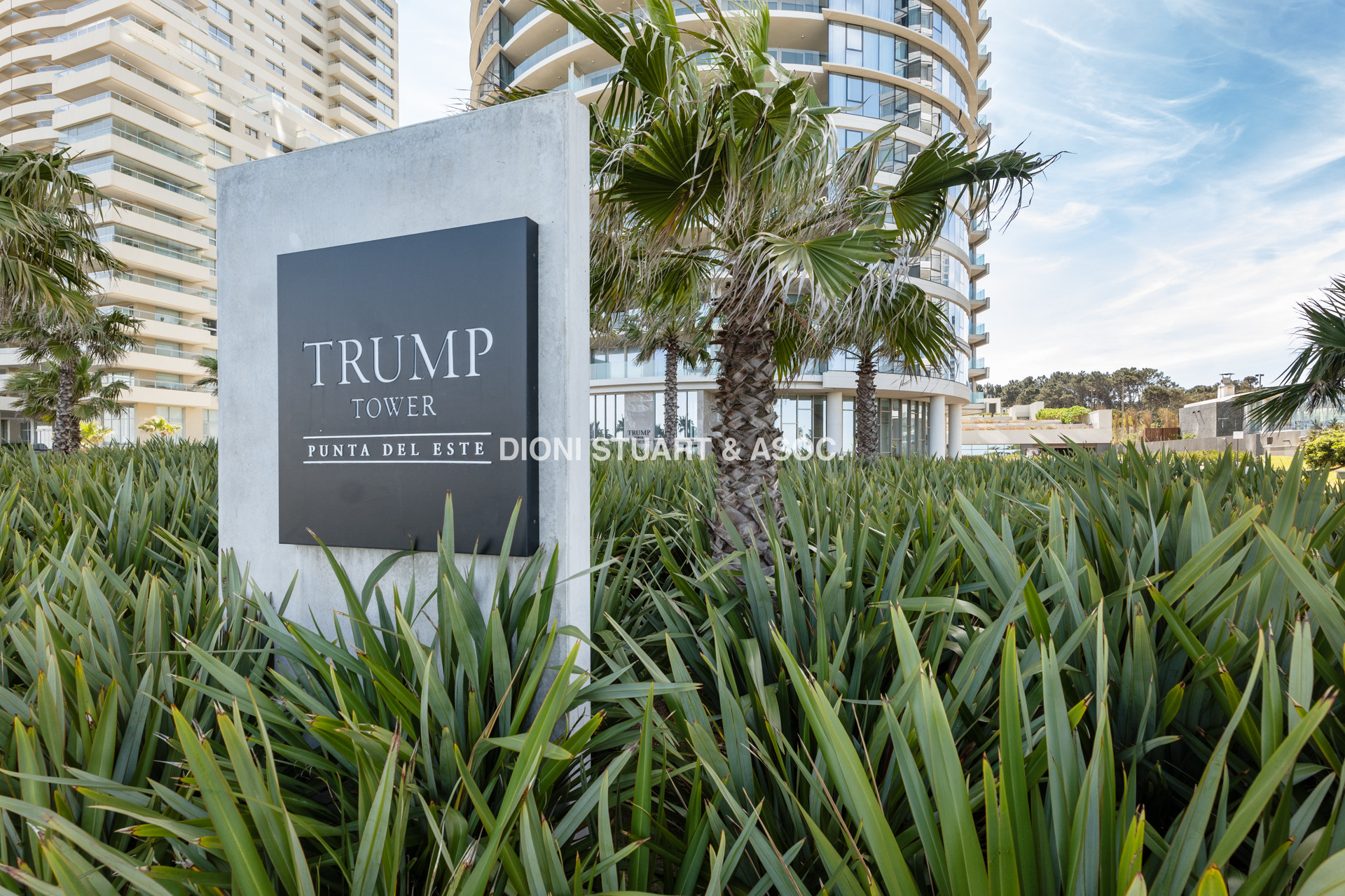 VENTA APARTAMENTO TRUMP TOWER - 2 SUITES + TOILETTE