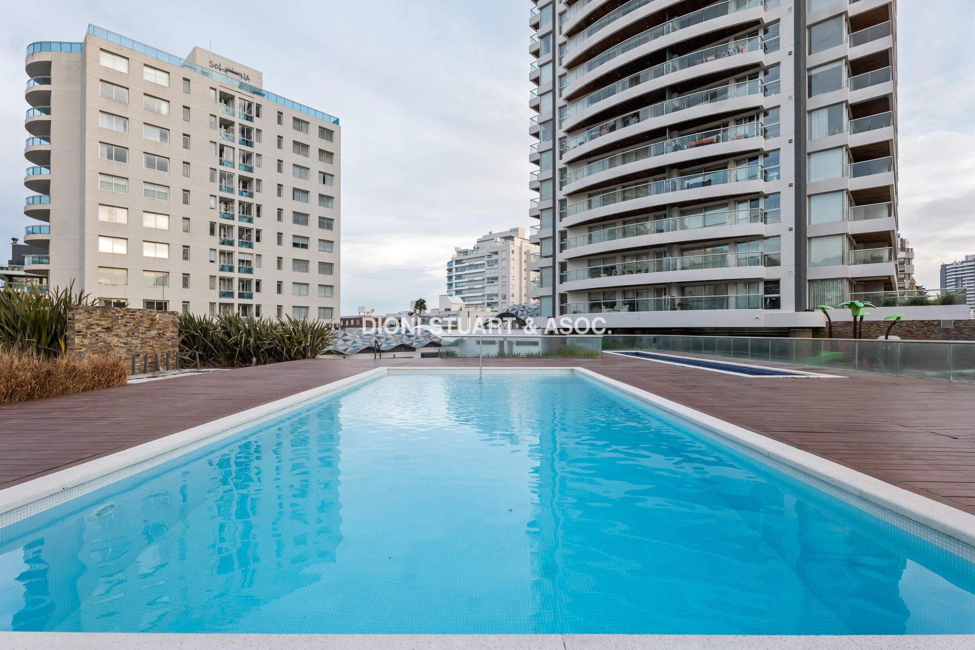 APARTAMENTO EN VENTA EN PLAYA BRAVA - EDIFICIO ICON BRAVA - 2 DORMITORIOS - EXCELENTE SOL