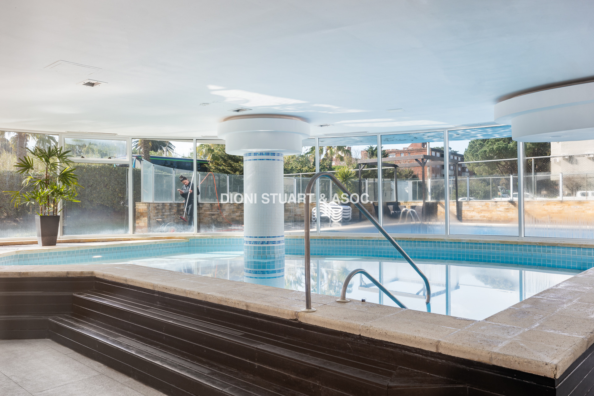 VENTA APARTAMENTO 2 DORMITORIOS - EDIFICIO CASINO TOWER - PUNTA DEL ESTE