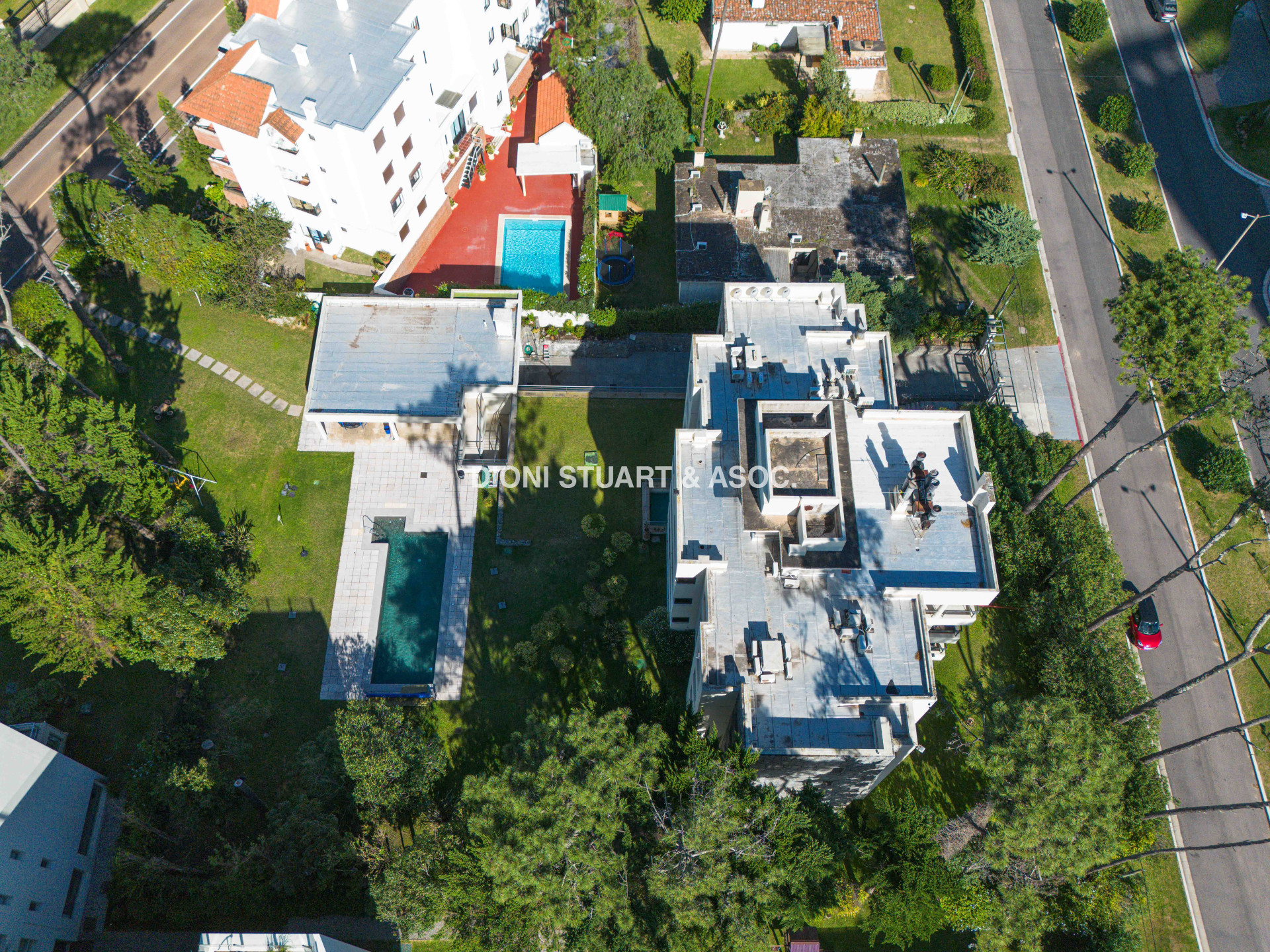 VENTA APARTAMENTO 4 DORMITORIOS EN SUITE CON PARRILLERO Y ESTUFA A LEÑA - PLAYA MANSA