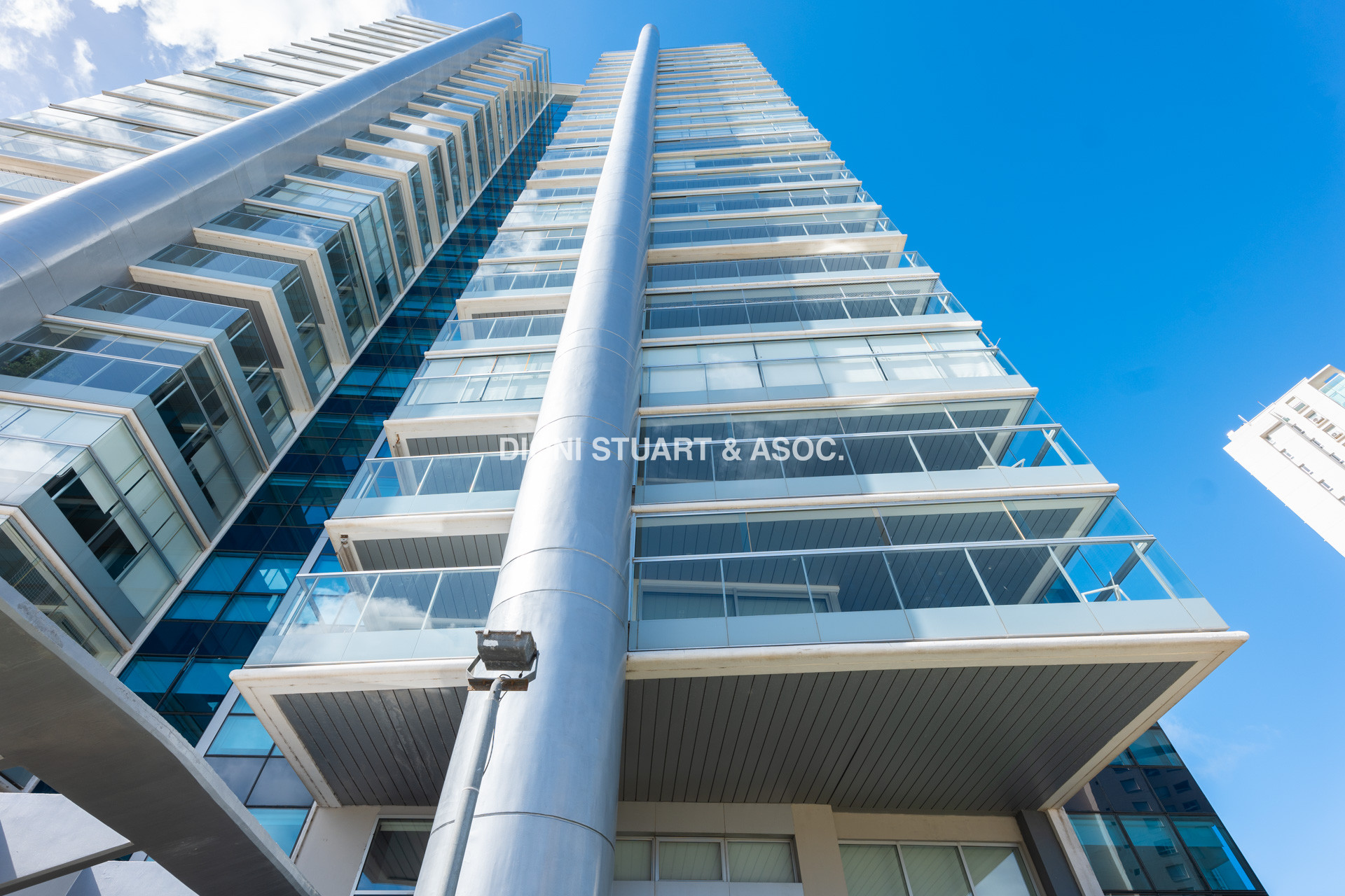 ALQUILER TEMPORAL - ANUAL - INVERNAL - APARTAMENTO 4 DORMITORIOS PENTHOUSE - MIAMI BOULEVARD - PLAYA MANSA