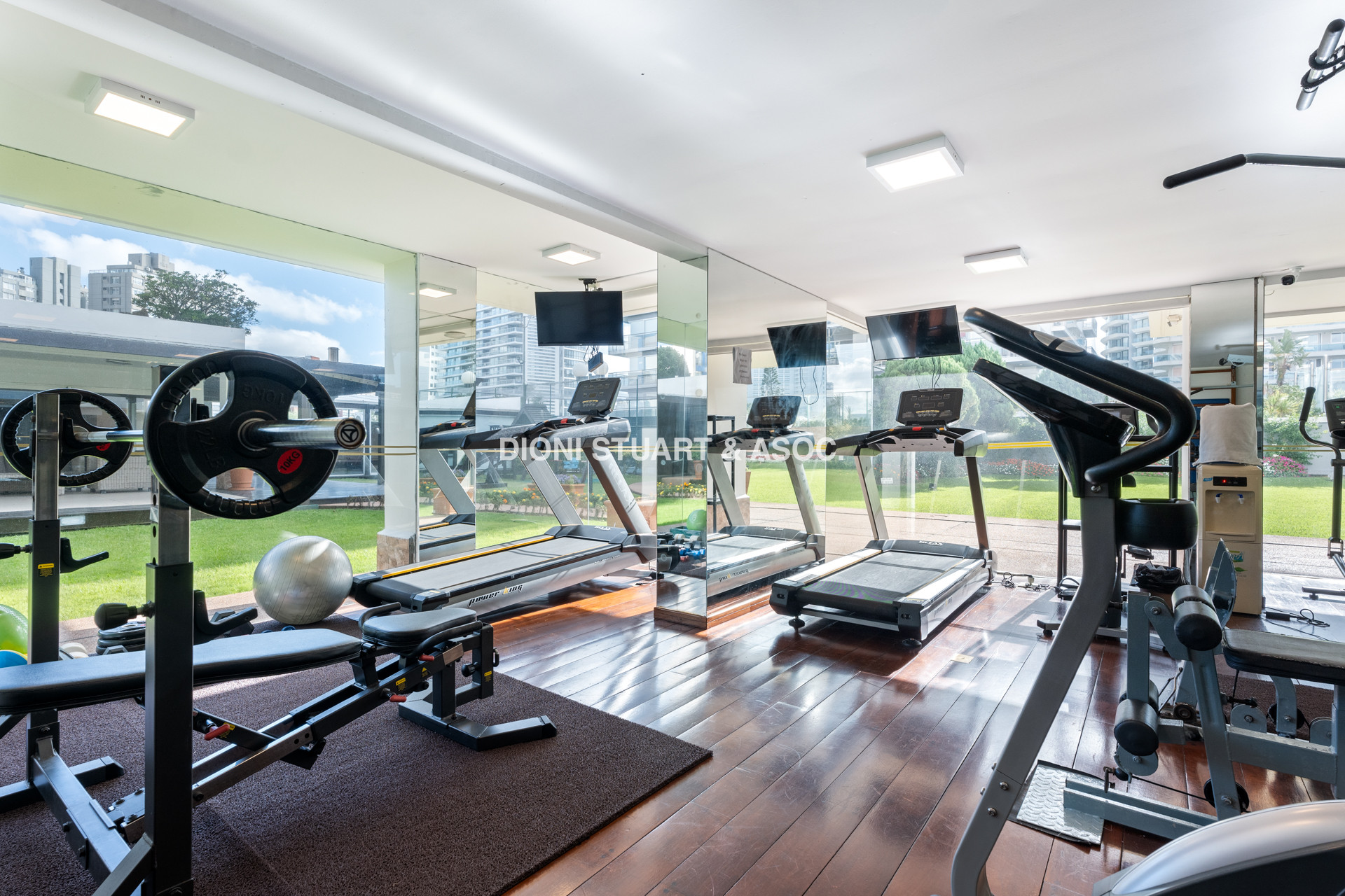 DEPARTAMENTO EN VENTA DE 2 DORMITORIOS Y MEDIO - EDIFICIO LONG BEACH - TODOS LOS AMENITIES