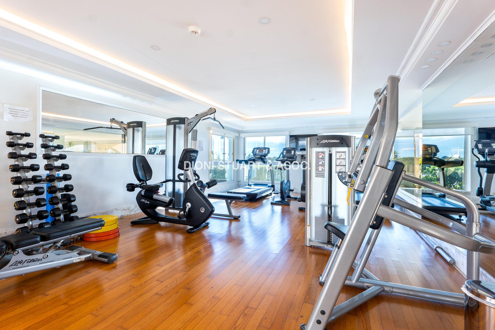VENTA APARTAMENTO BEVERLY TOWER - 3 SUITES + DEPENDENCIA - PLAYA MANSA