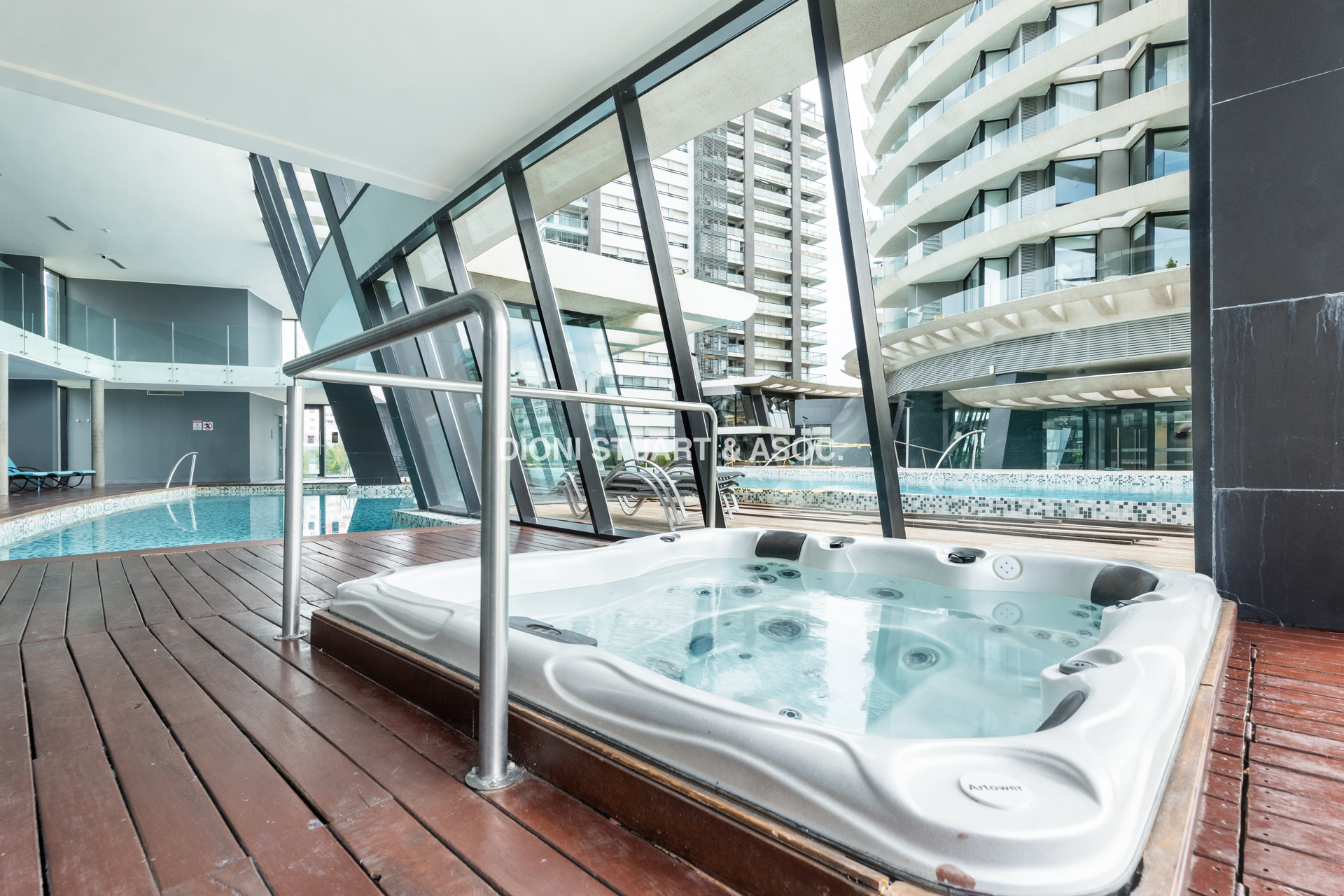 VENTA APARTAMENTO 2 DORMITORIOS ARTOWER - PUNTA DEL ESTE
