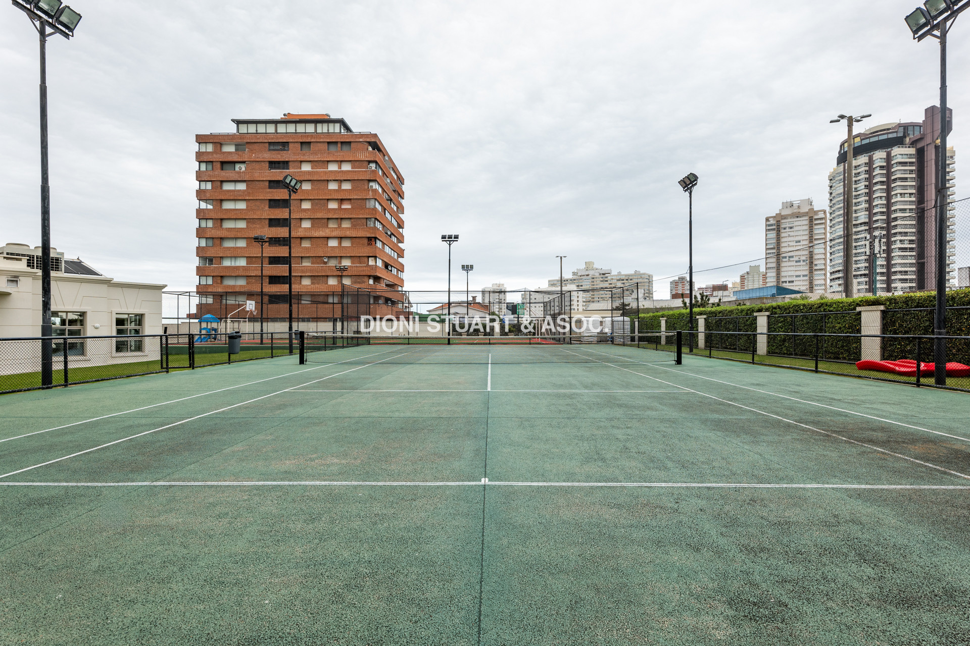 IMPERIALE I EN VENTA - ESQUINERO - 3 DORMITORIOS EN SUITE + DEPENDENCIA