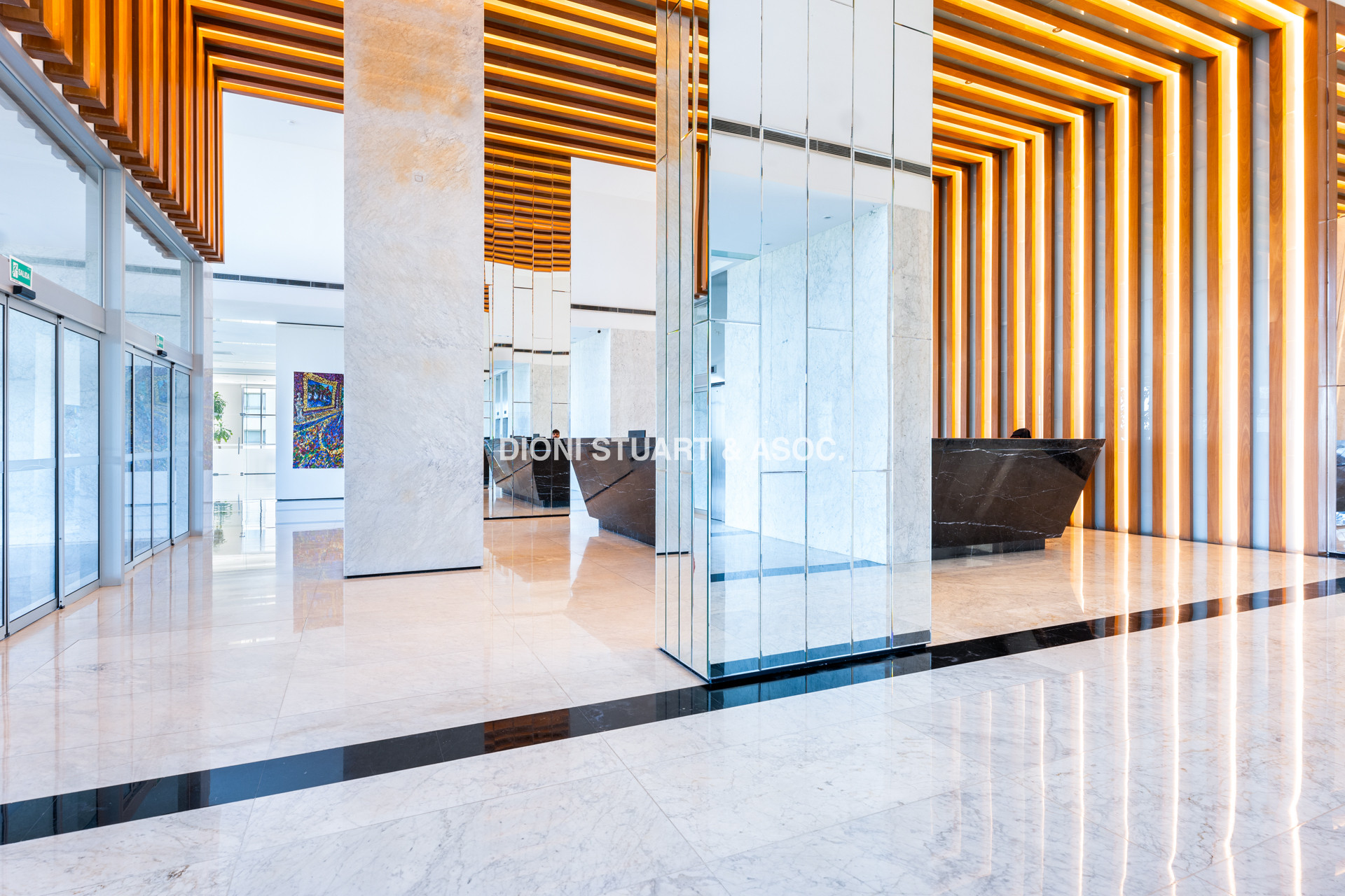 TORRE LOBOS ESQUINERO - 3 DORM EN SUITE + DEP. SERV