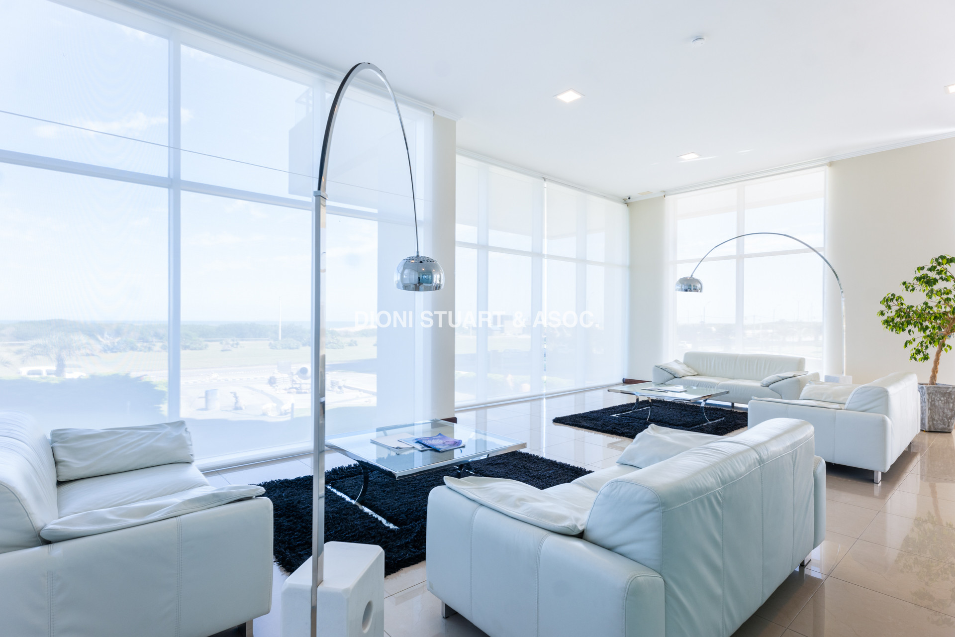 TORRE LOBOS ESQUINERO - 3 DORM EN SUITE + DEP. SERV