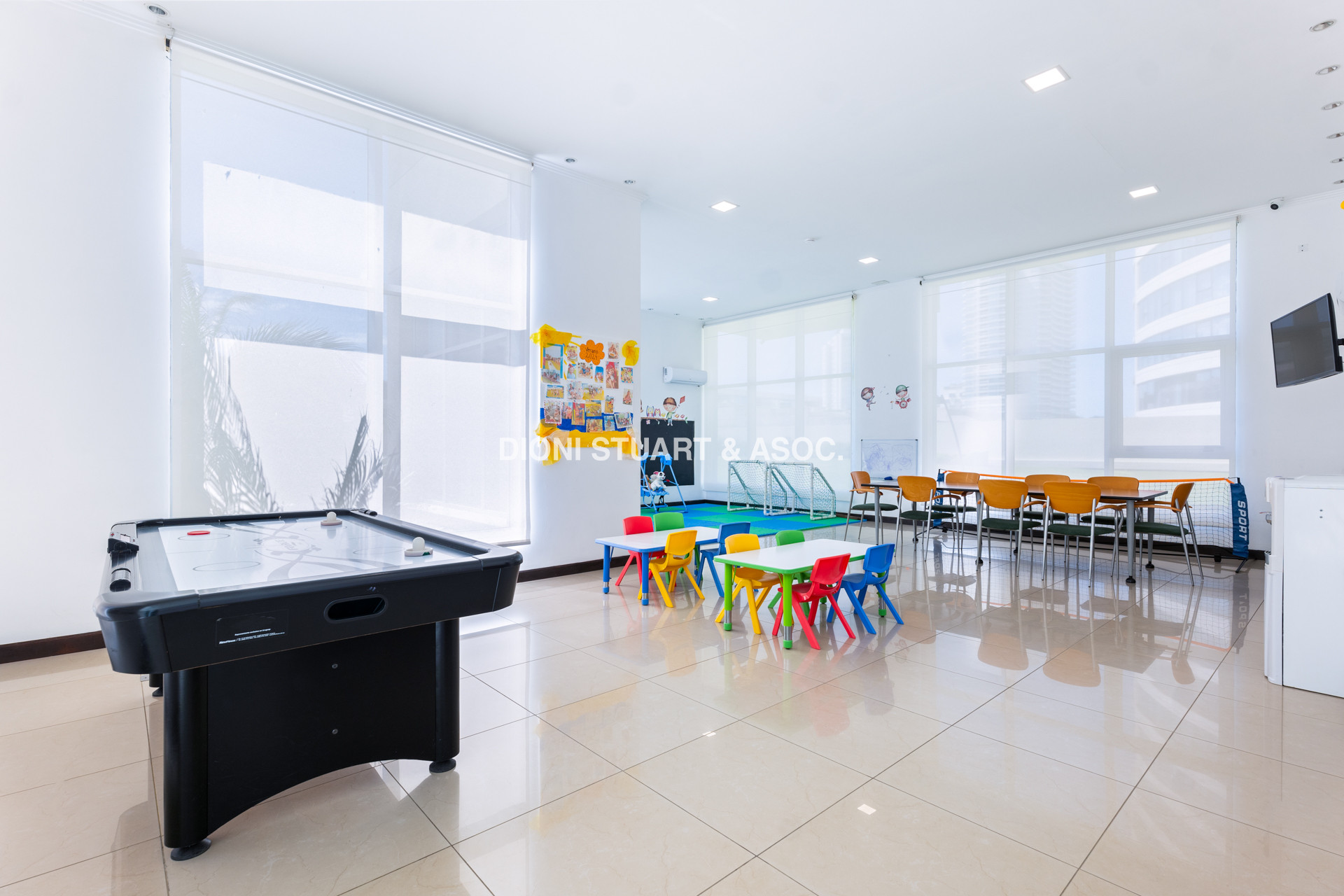 TORRE LOBOS ESQUINERO - 3 DORM EN SUITE + DEP. SERV
