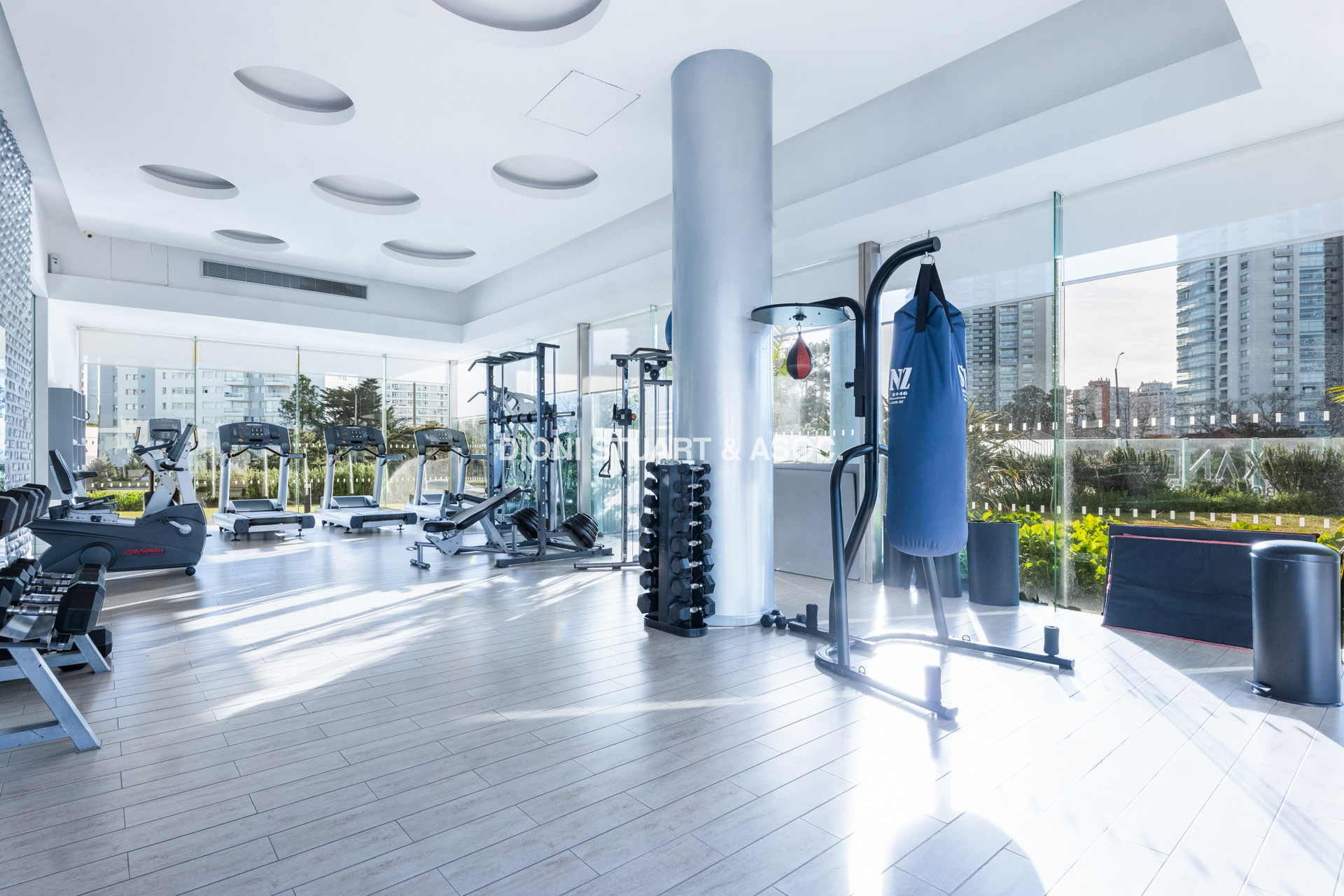 VENTA APARTAMENTO 3 DORMITORIOS EN SUITE - ALEXANDER BOULEVARD ESQUINERO