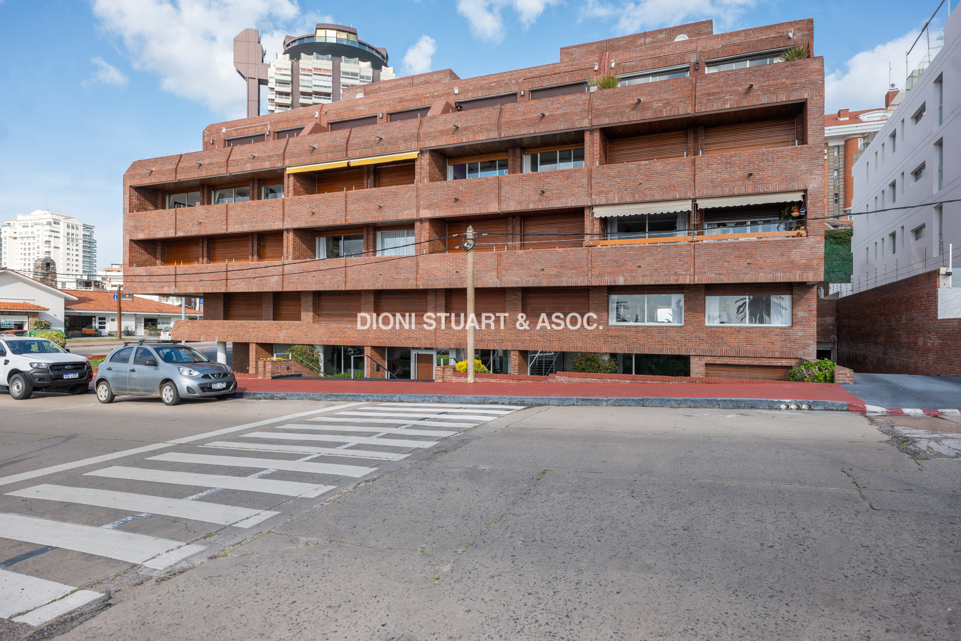 VENTA APRTAMENTO 3 DORMITORIOS PLAYA MANSA - EDIFICIO CIVITAVECCHIA