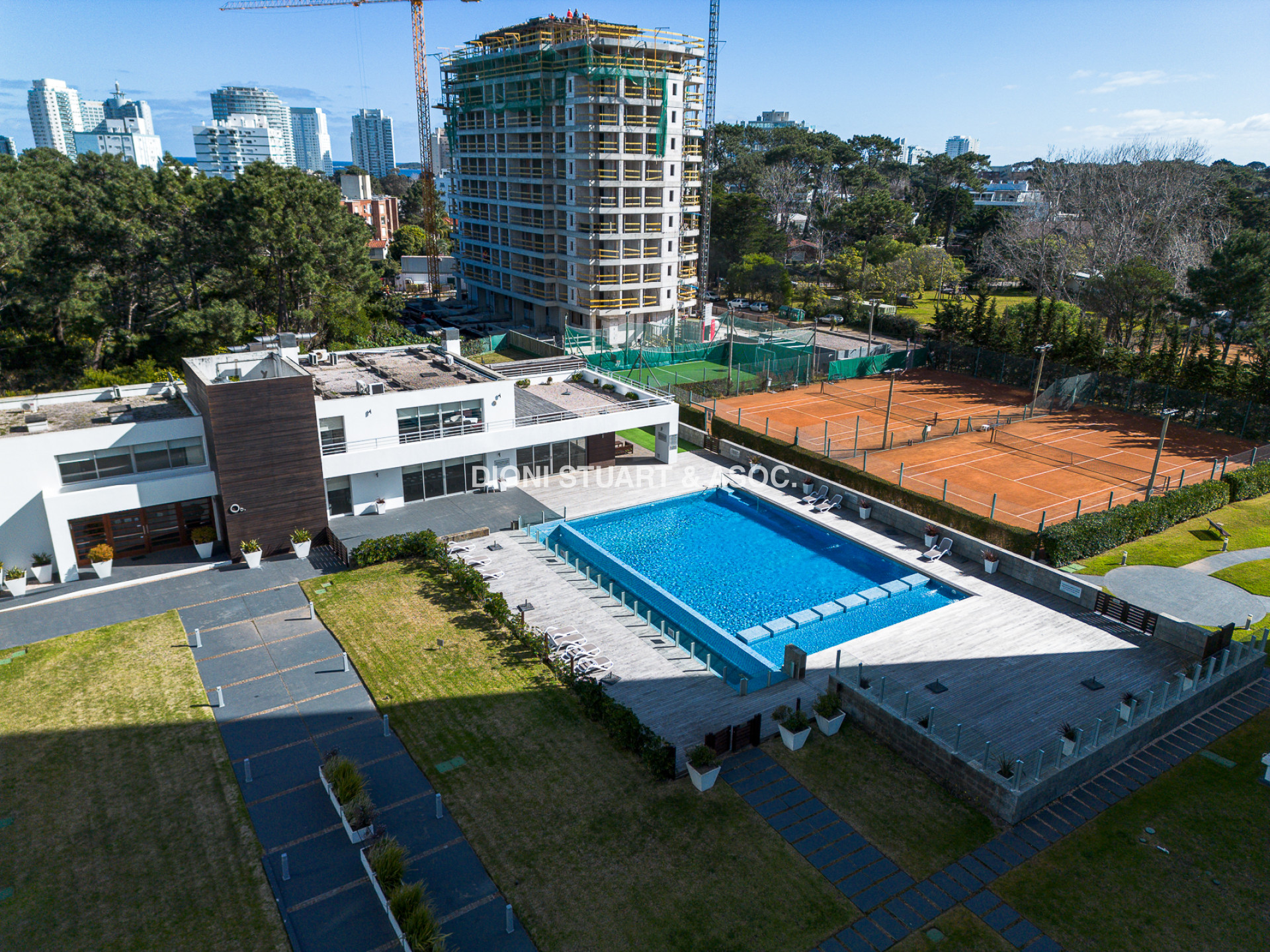 ALQUILER INVERNAL O ANUAL - 3 DORMITORIOS EN SUITE - OCEAN DRIVE - PUNTA DEL ESTE