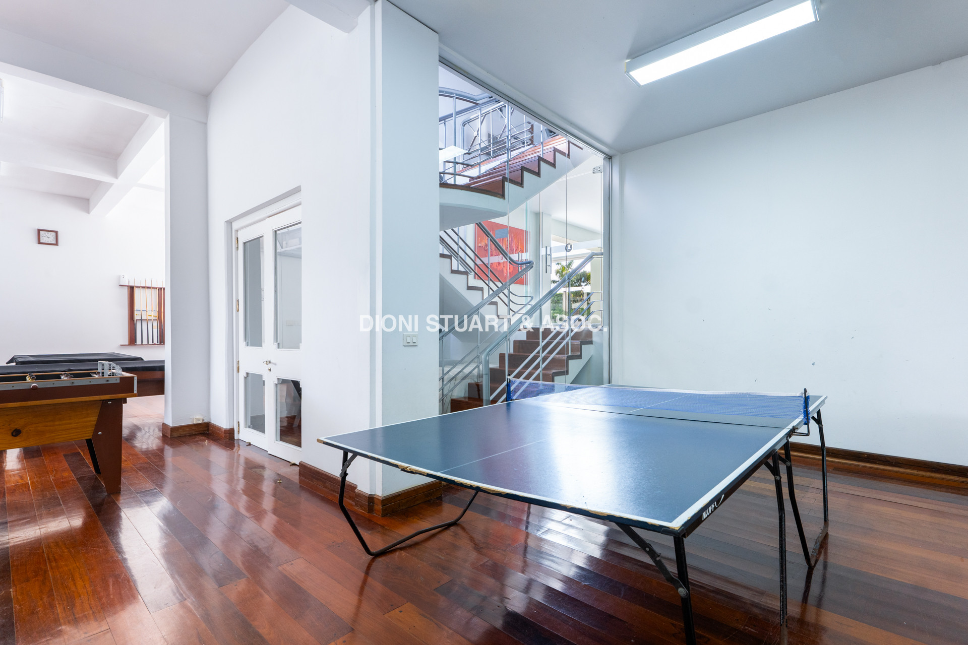 VENTA APARTAMENTO BEVERLY TOWER - 3 SUITES + DEPENDENCIA - PLAYA MANSA