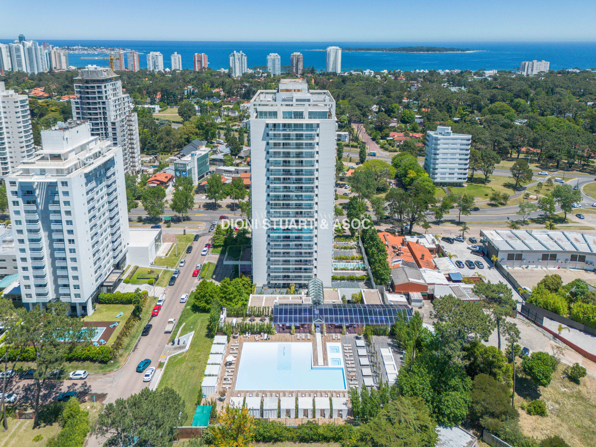 VENTA APARTAMENTO 3 DORMITORIOS - EDIFICIO YOO - ROOSEVELT