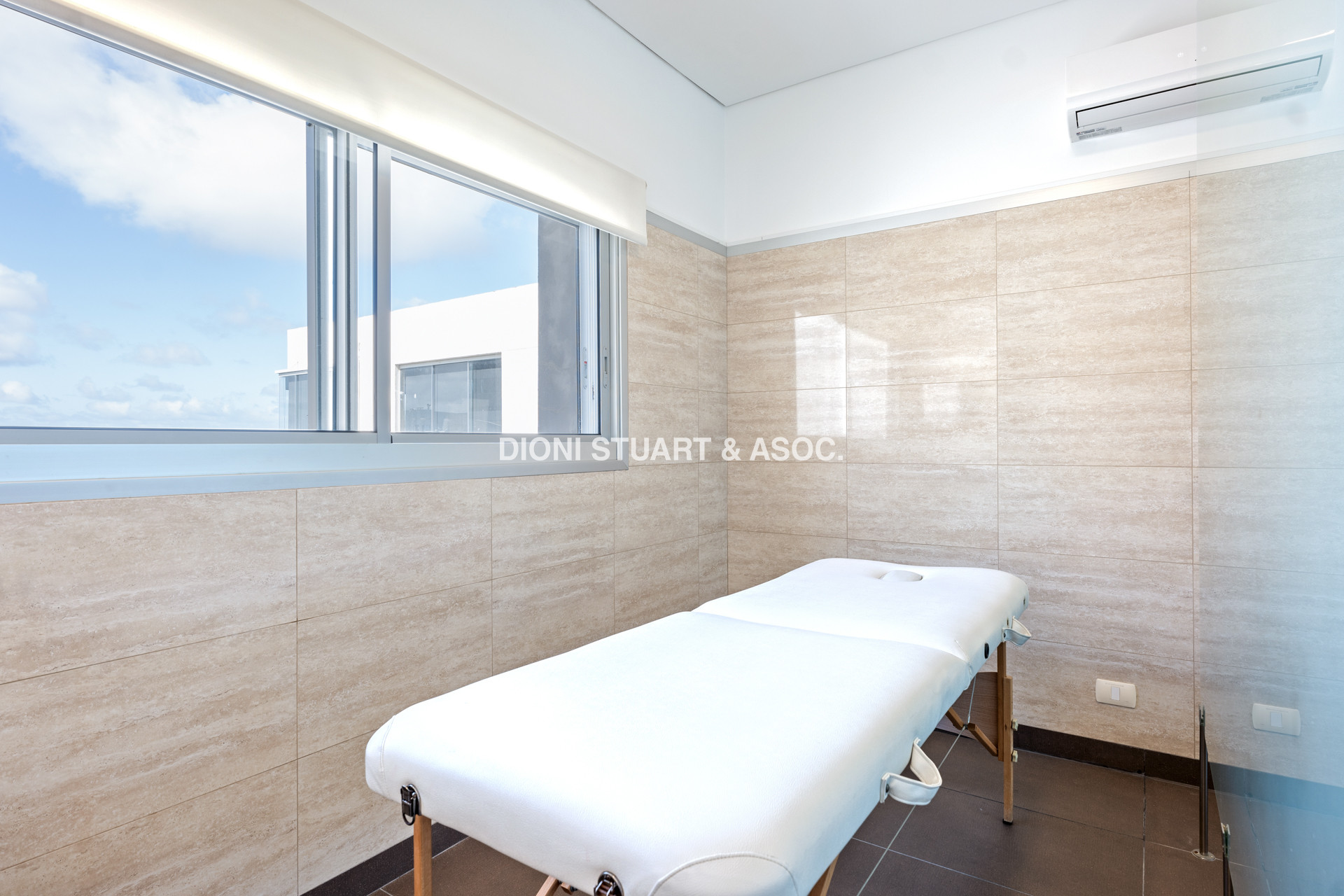 ALQUILER TEMPORAL - ANUAL - INVERNAL - APARTAMENTO 4 DORMITORIOS PENTHOUSE - MIAMI BOULEVARD - PLAYA MANSA