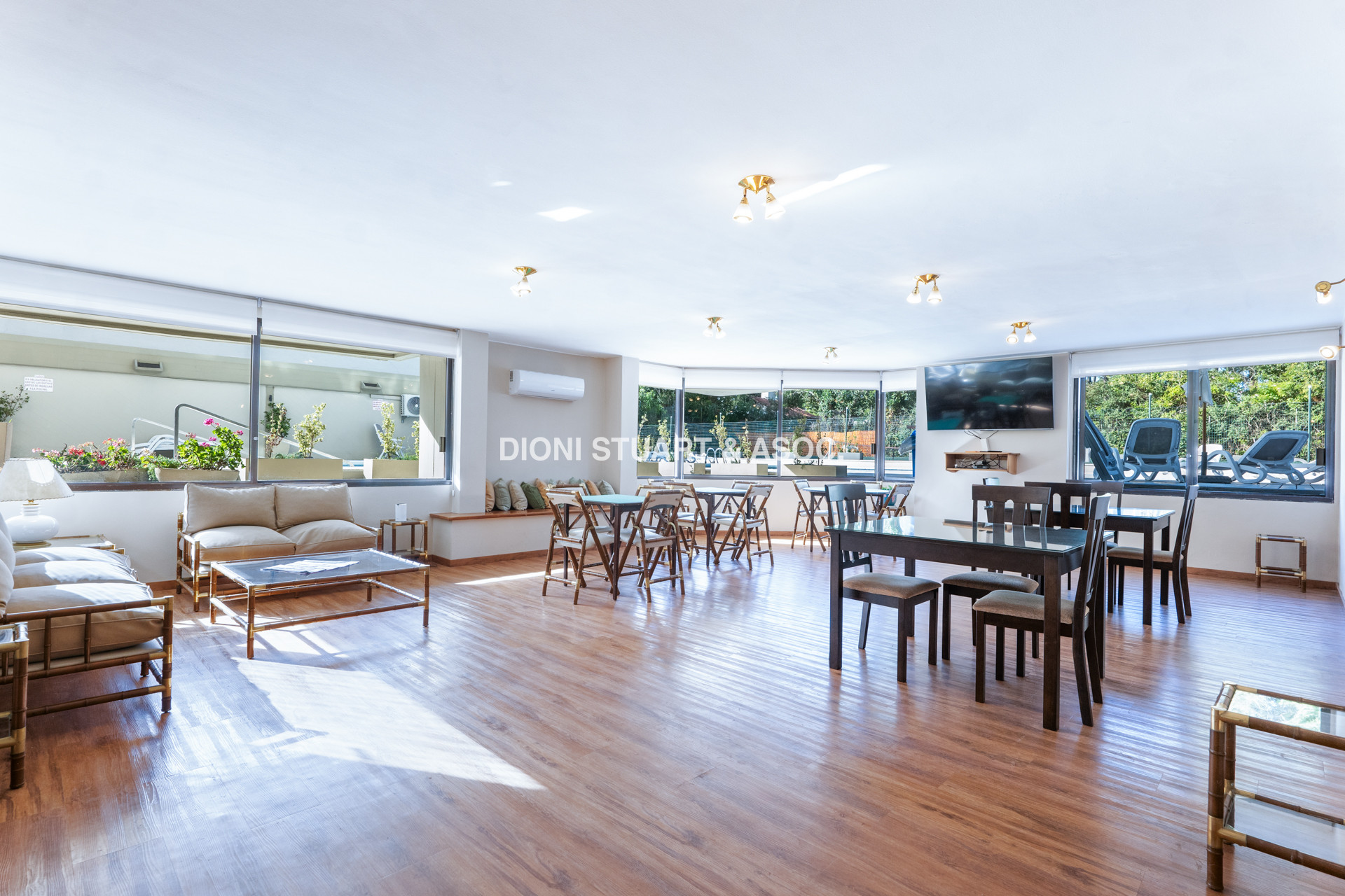 VENTA APARTAMENTO 4 DORMITORIOS - SEMIPISO - PARQUEMAR BOSQUE